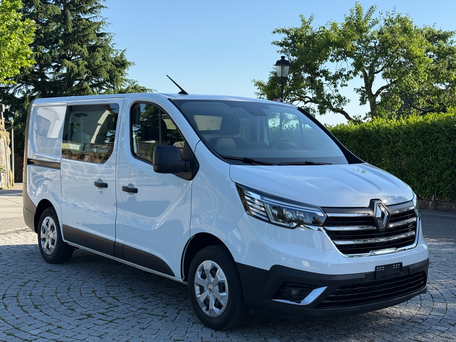 RENAULT Trafic 2.0 Blue dCi 130 Advance L1H1-image-2
