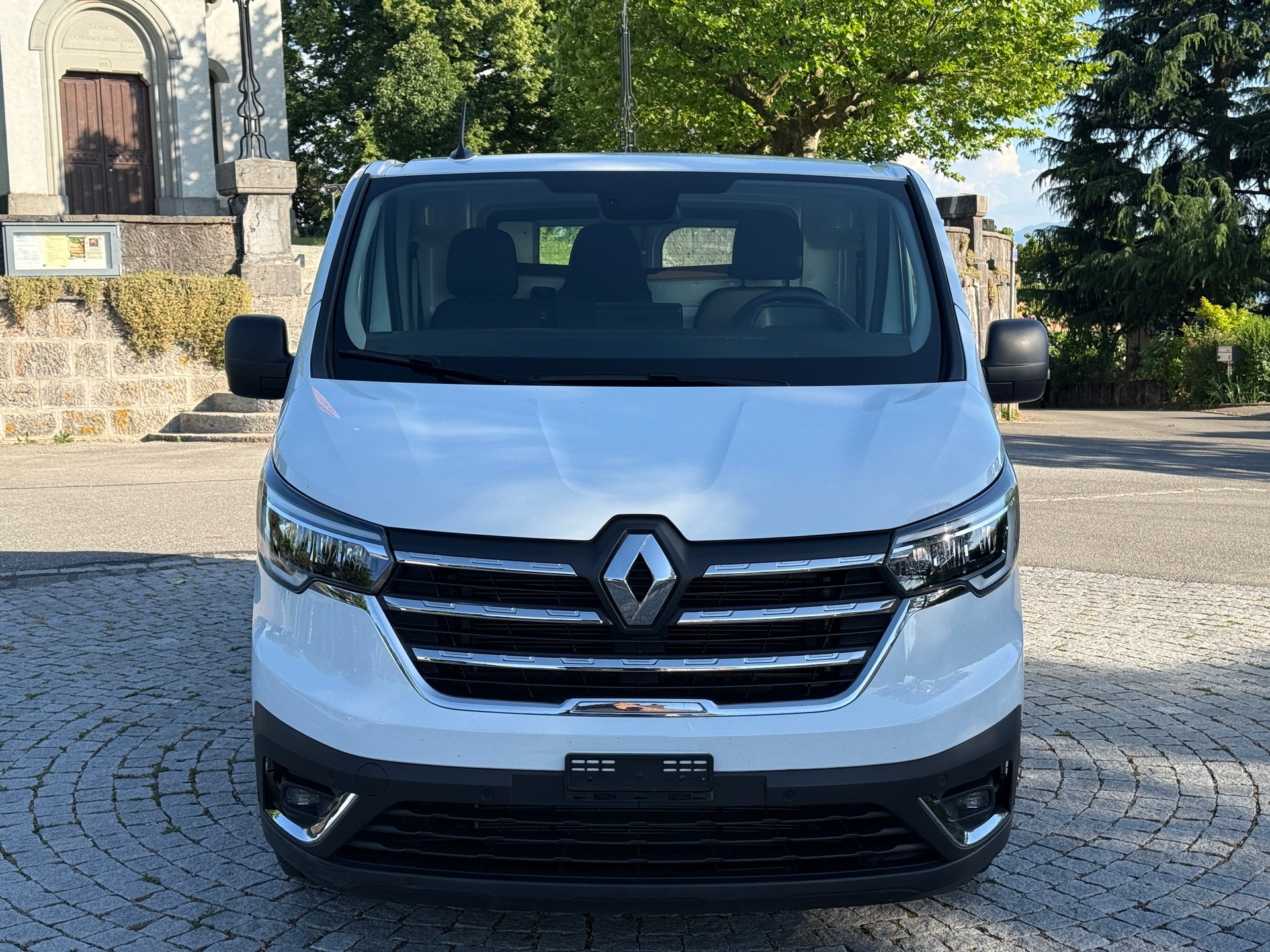 RENAULT Trafic 2.0 Blue dCi 130 Advance L1H1-image-1
