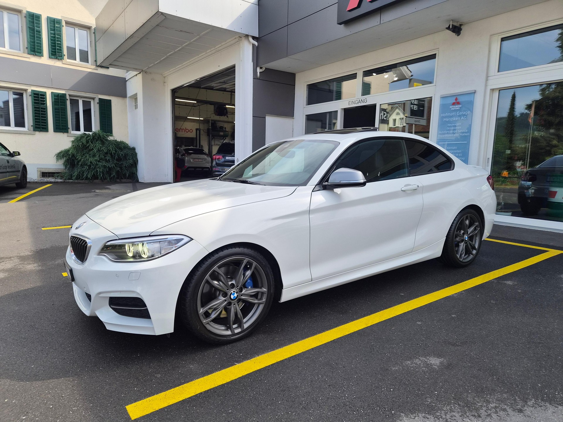 BMW M235i xDrive Coupé-image-2