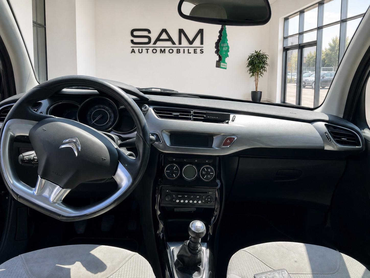 CITROEN C3 1.6 16V HDi Exclusive-image-11