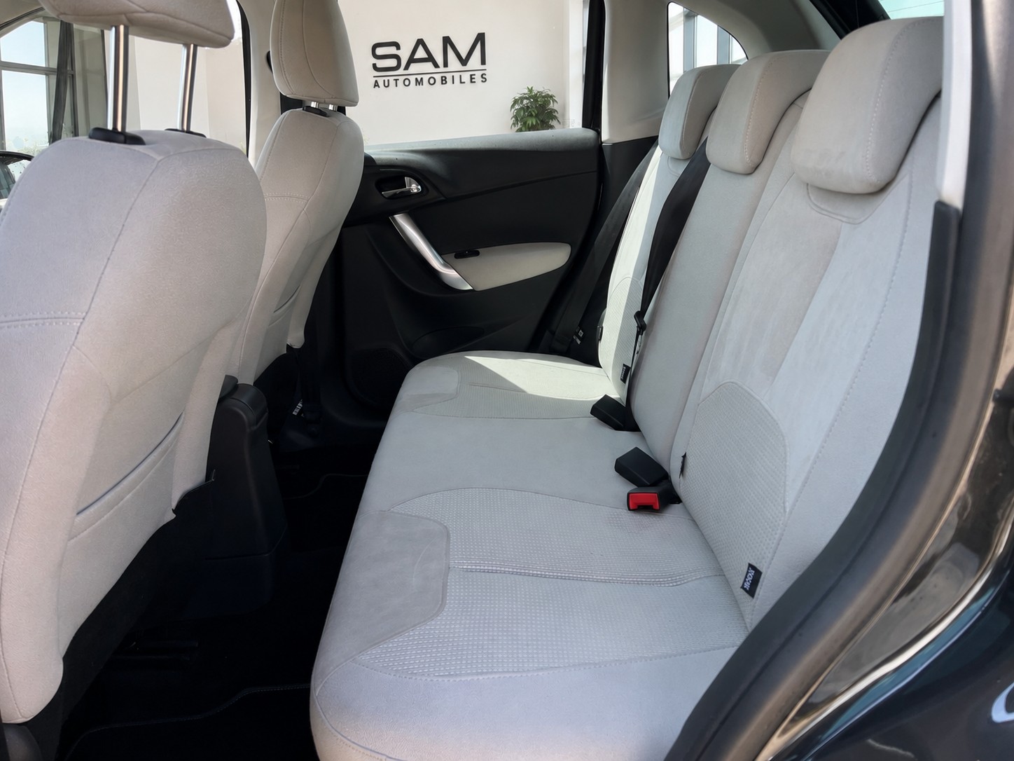 CITROEN C3 1.6 16V HDi Exclusive-image-13