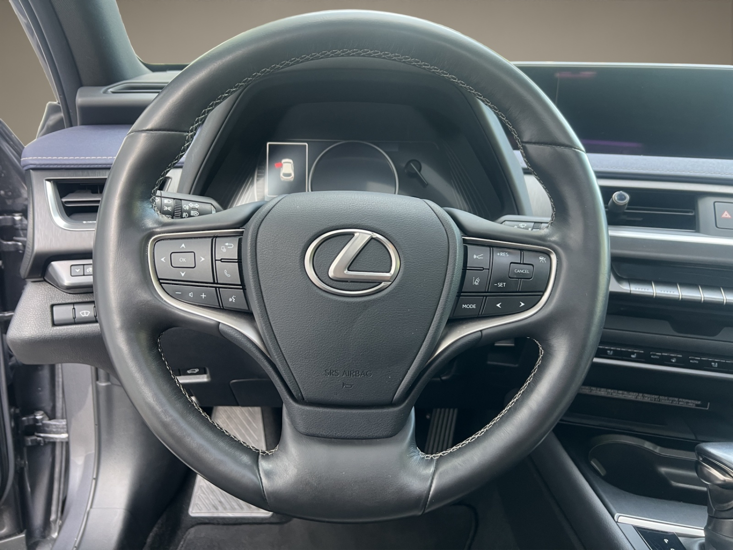 LEXUS UX 250h Excellence-image-14