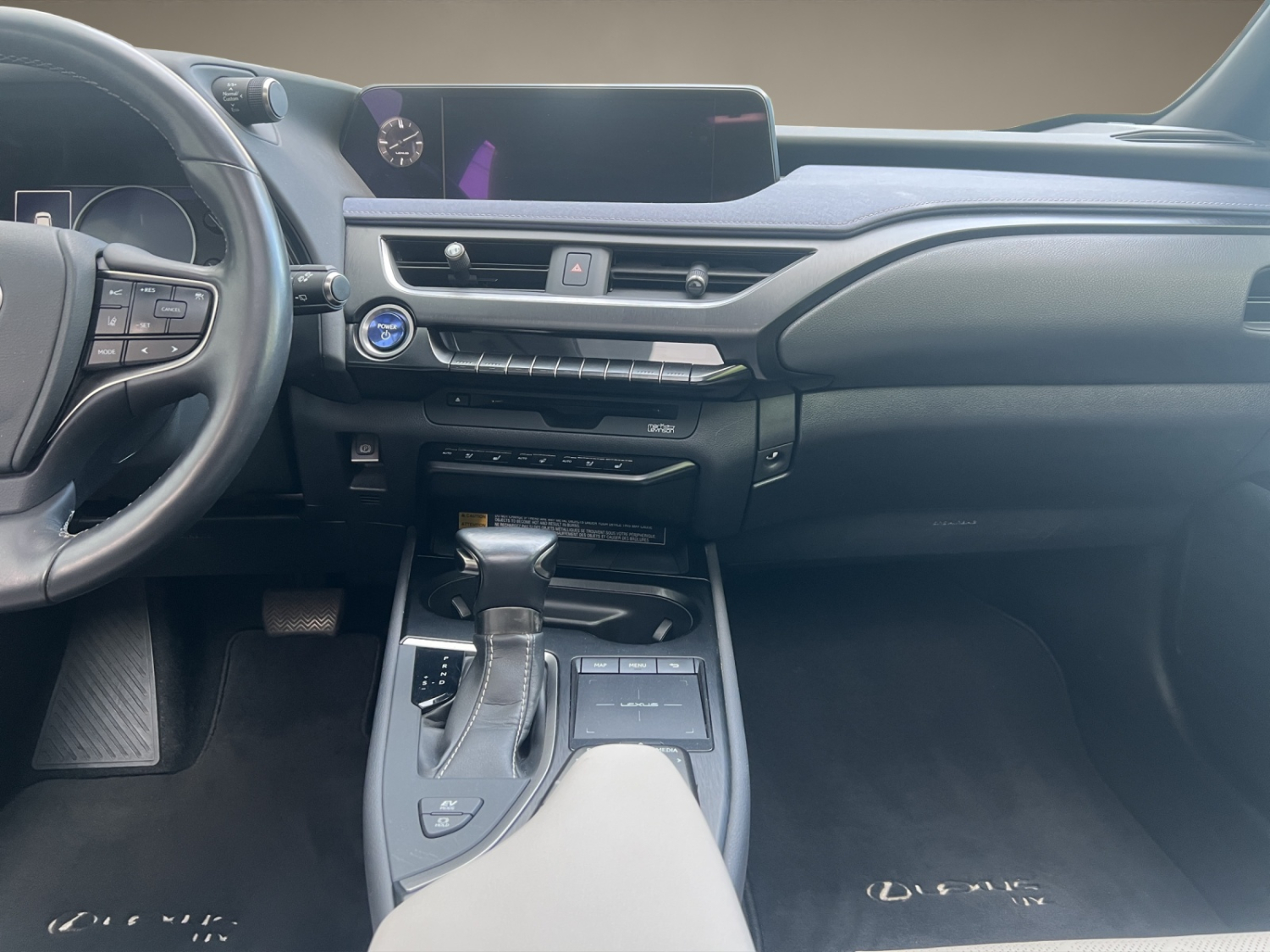 LEXUS UX 250h Excellence-image-18