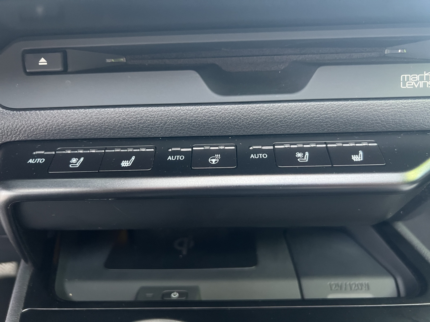 LEXUS UX 250h Excellence-image-16