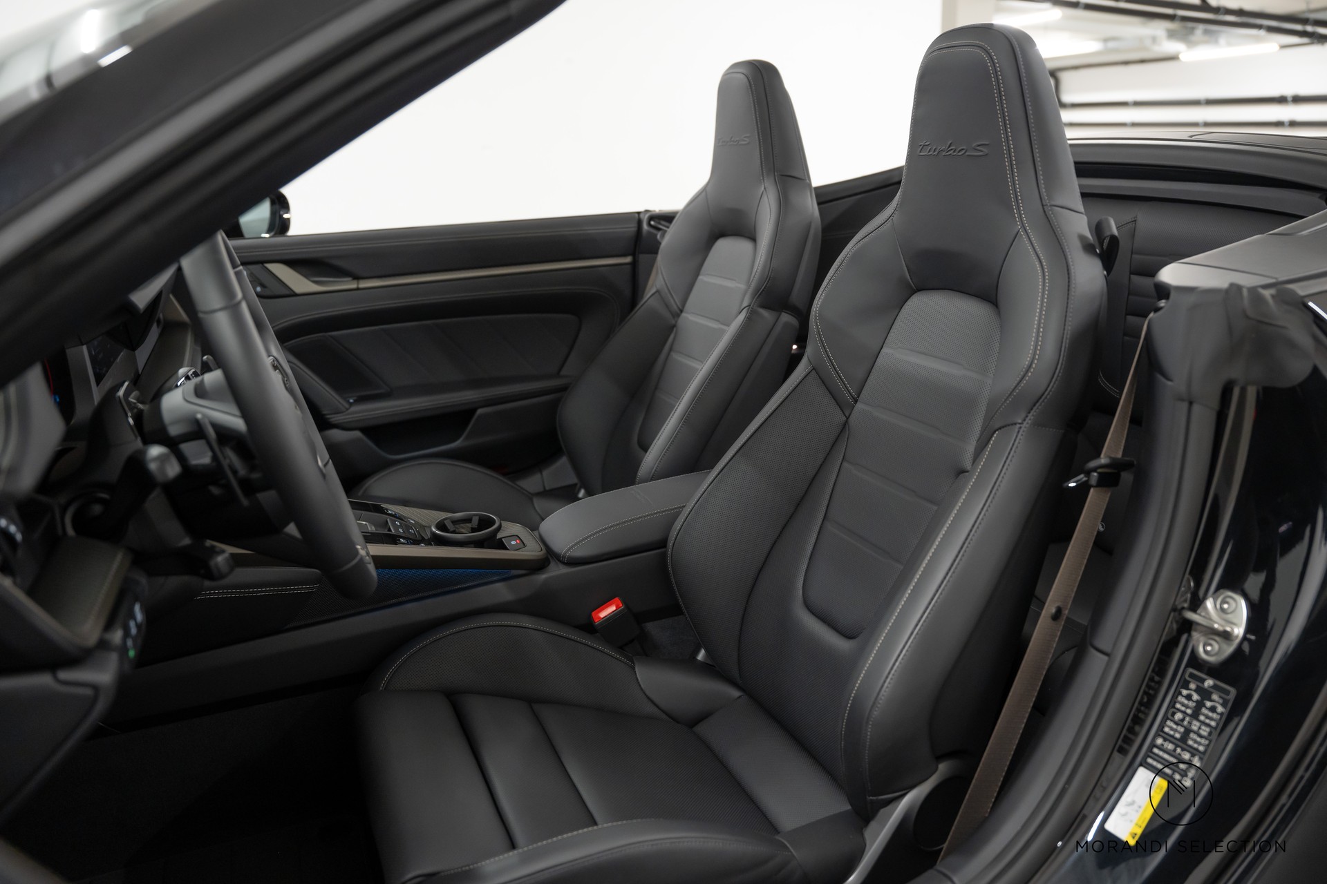 PORSCHE 911 Cabriolet 3.6 Turbo S PDK-image-12