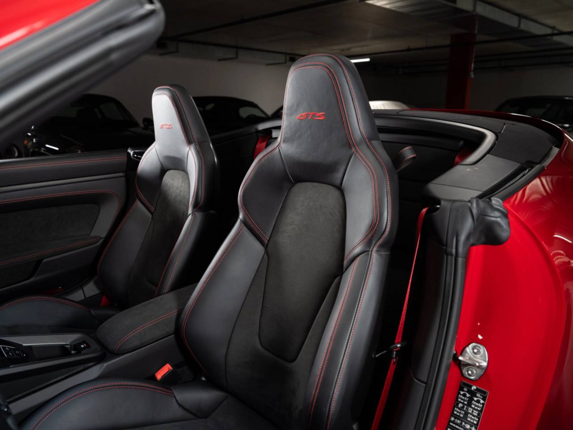 PORSCHE 911 Carrera GTS Cabriolet (MY22)-image-10