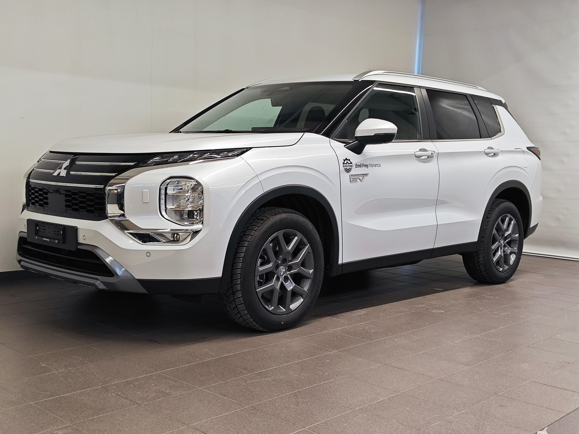 MITSUBISHI Outlander 2.4 PHEV Intense 4x4-image-1