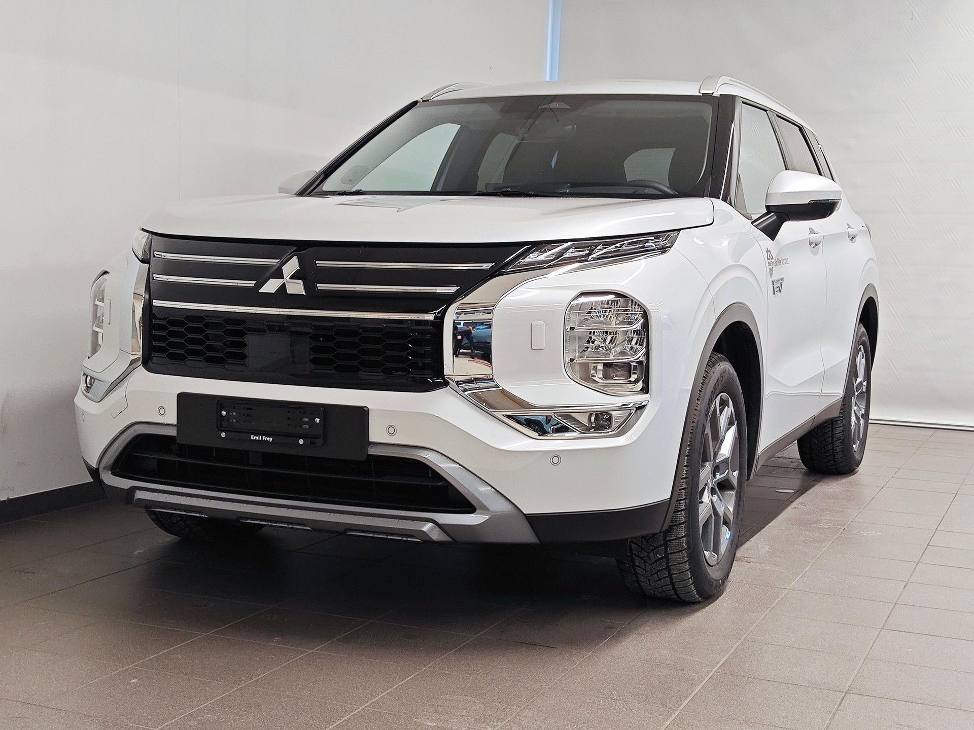 MITSUBISHI Outlander 2.4 PHEV Intense 4x4-image-0