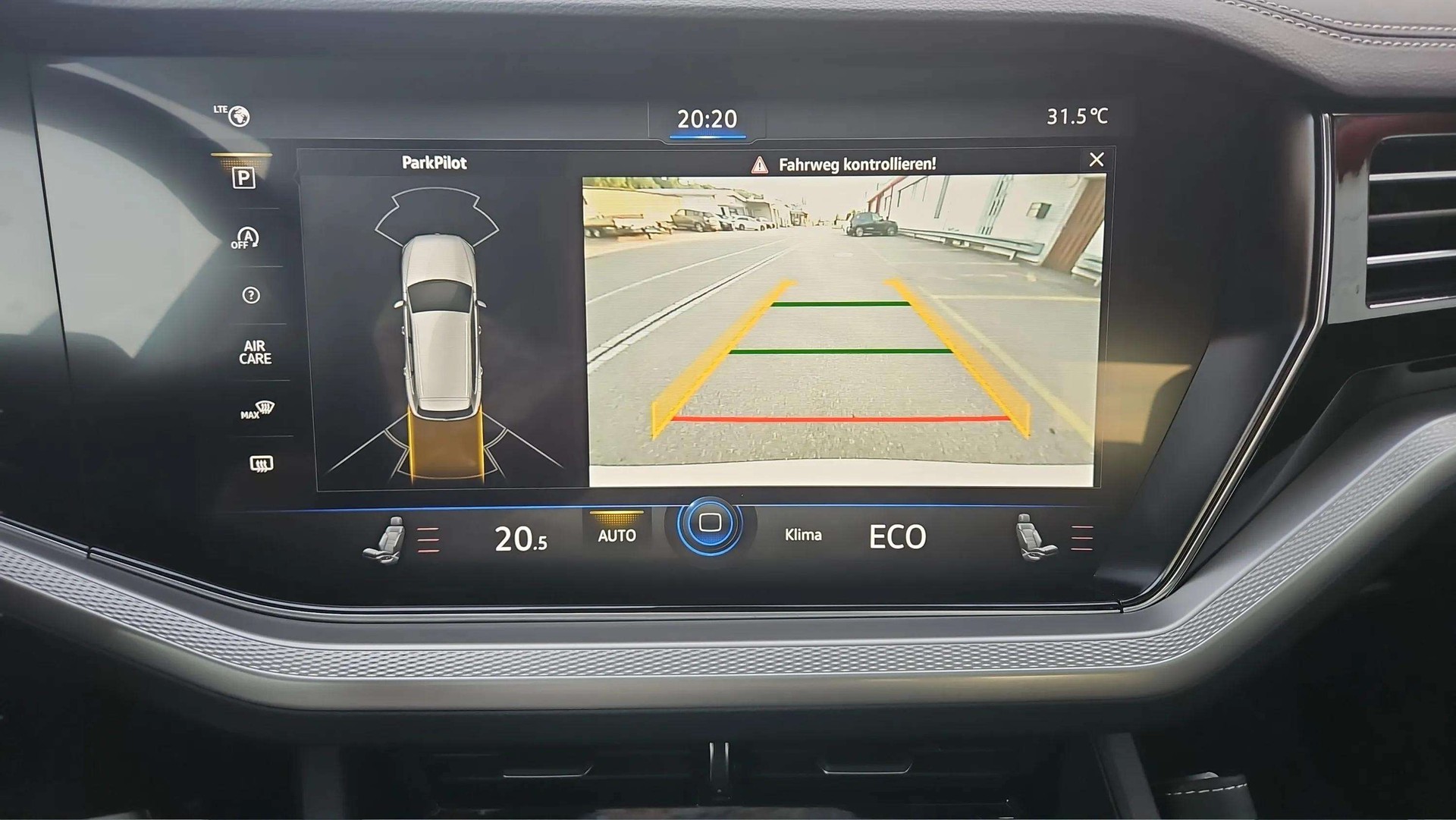 VW Touareg 3.0 TDI Tiptronic 286PS mit AHK & Luftfederung + Panoramadach-image-19
