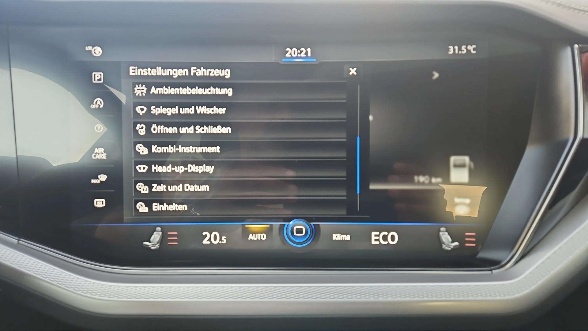 VW Touareg 3.0 TDI Tiptronic 286PS mit AHK & Luftfederung + Panoramadach-image-21