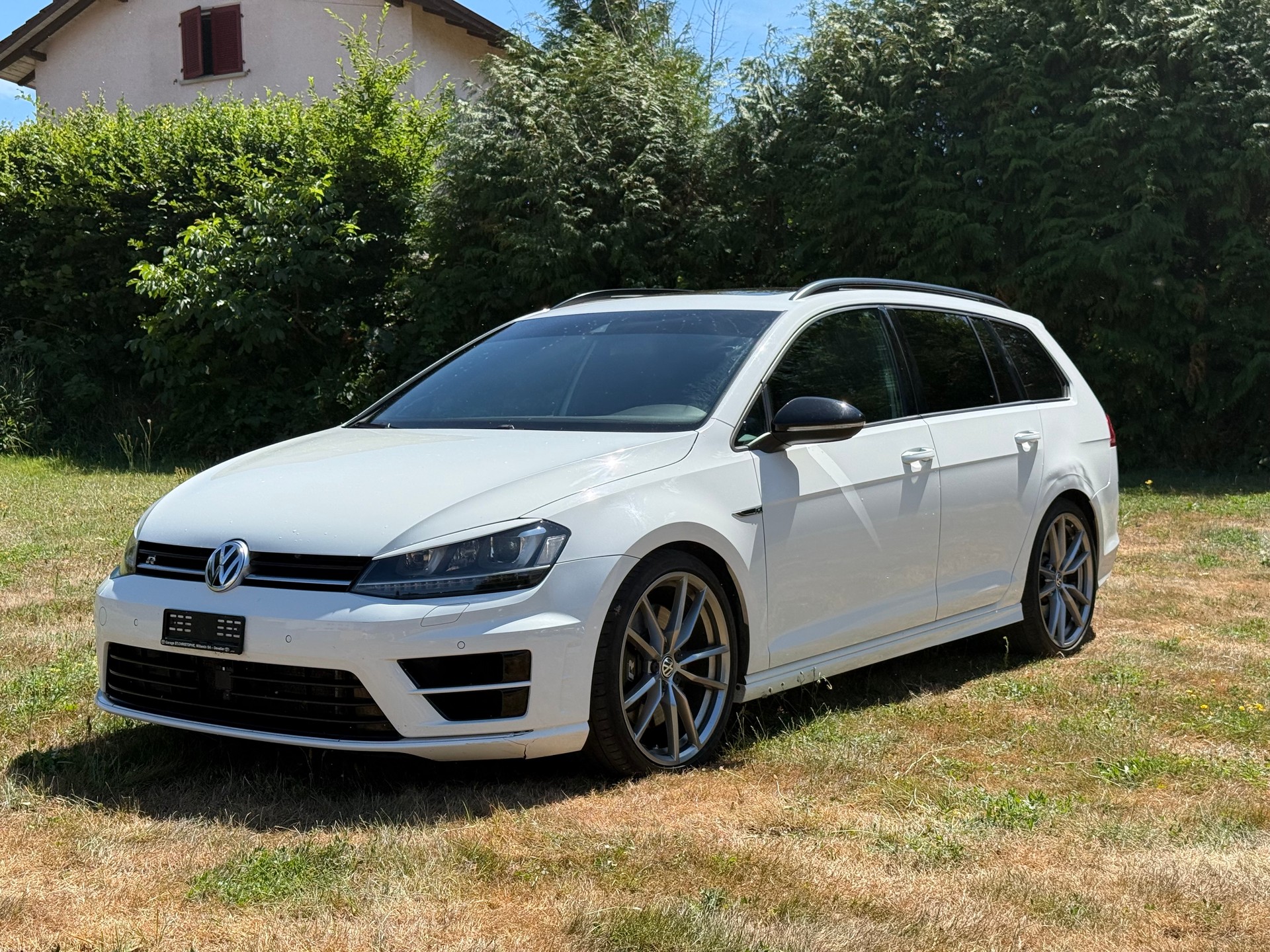 VW Golf Variant 2.0 TSI R 4 Motion DSG-image-2