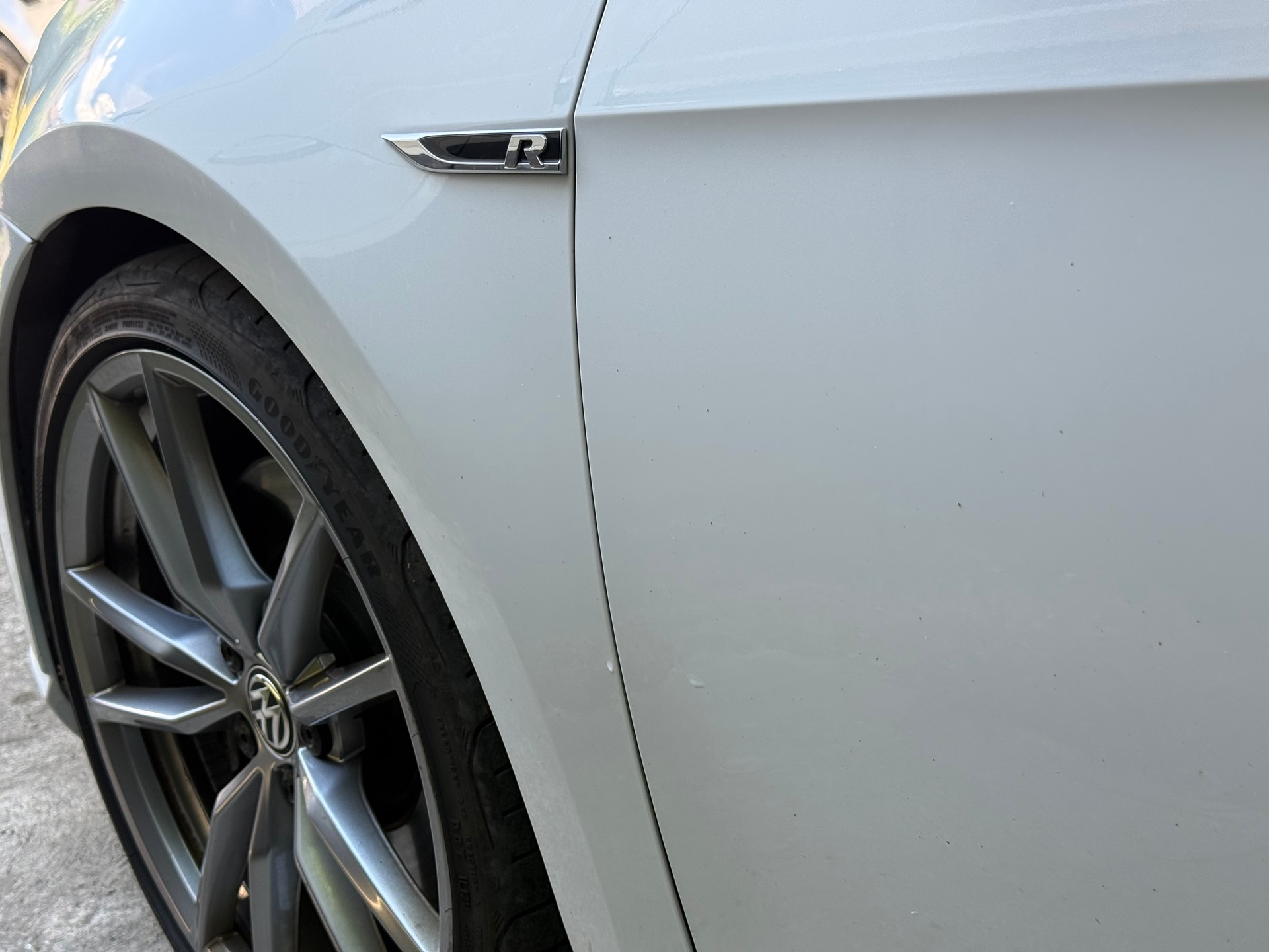 VW Golf Variant 2.0 TSI R 4 Motion DSG-image-11