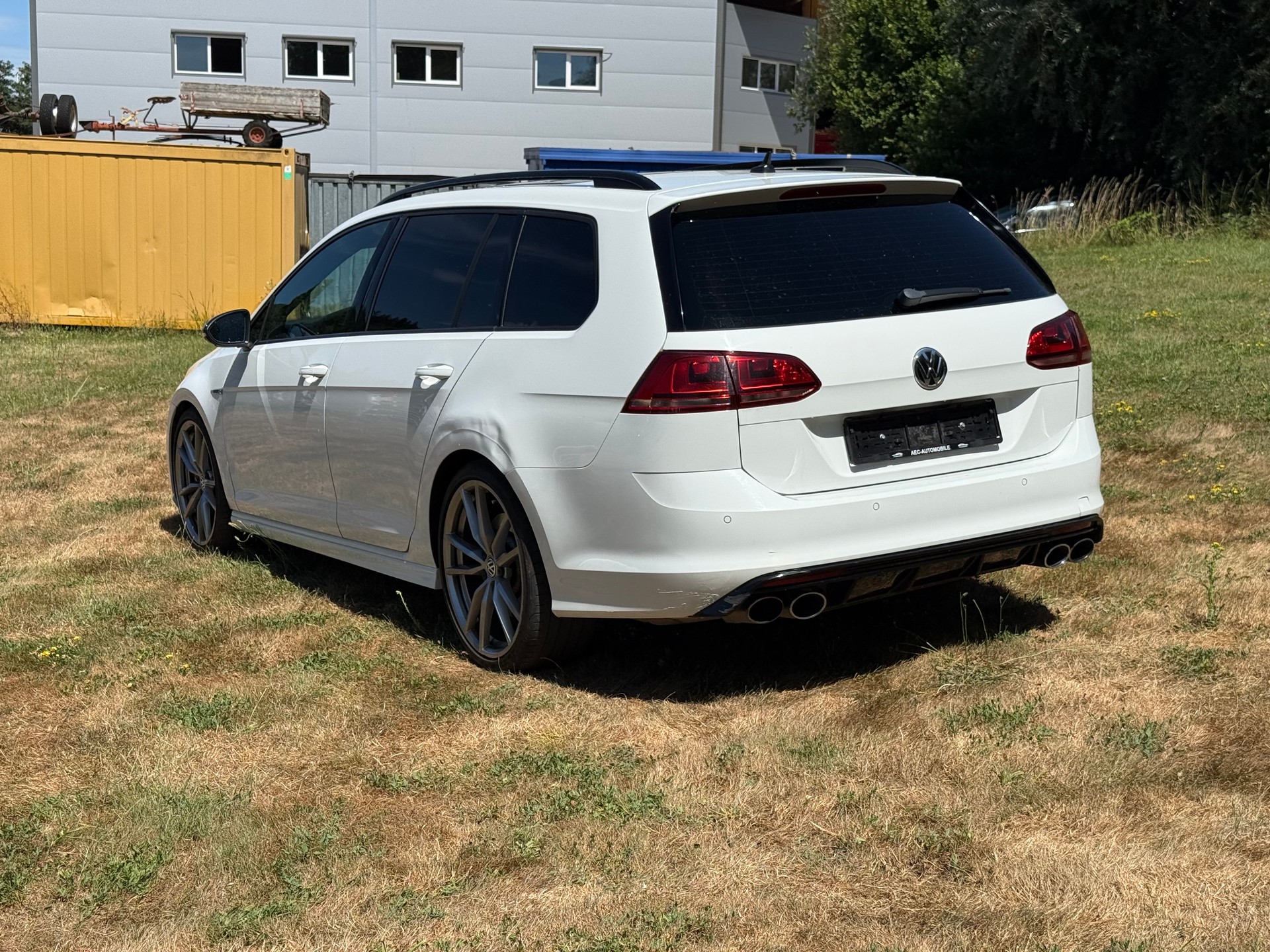VW Golf Variant 2.0 TSI R 4 Motion DSG-image-4