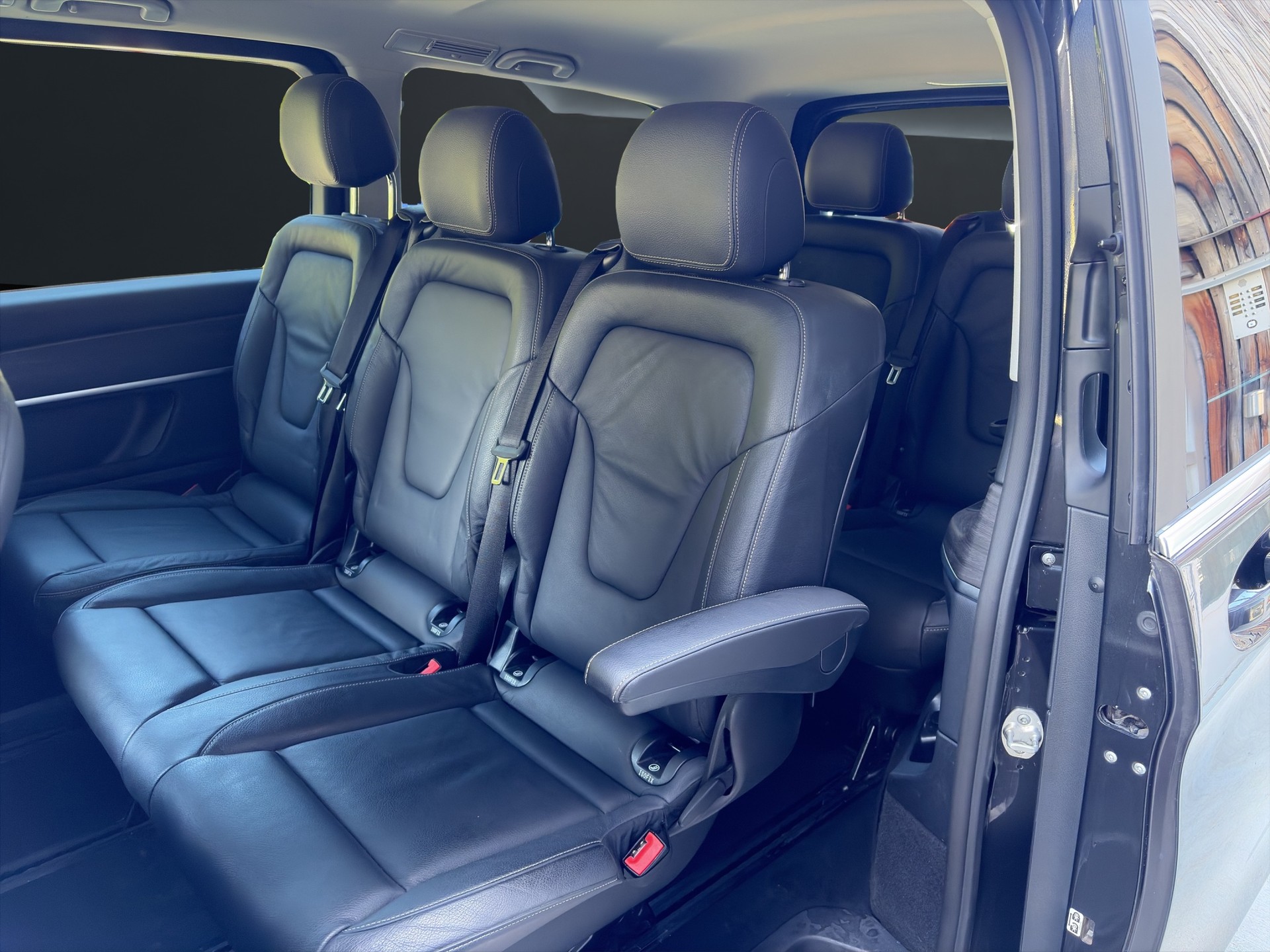 MERCEDES-BENZ V 250 d Avantgarde lang Van-image-6