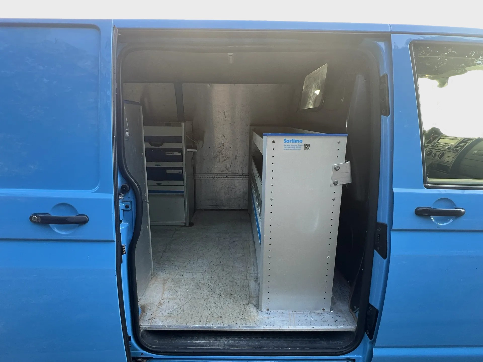 VW T5 2.0 TDI Entry-image-9