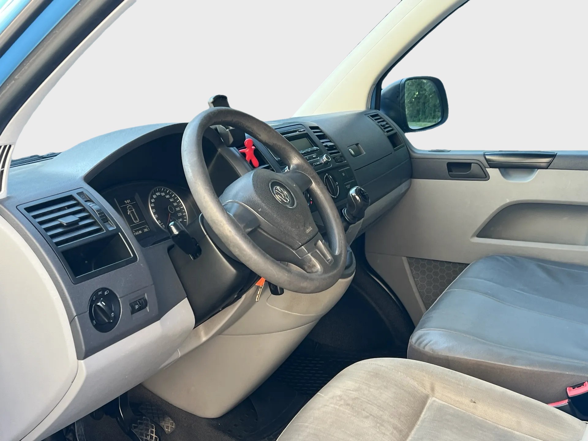 VW T5 2.0 TDI Entry-image-12
