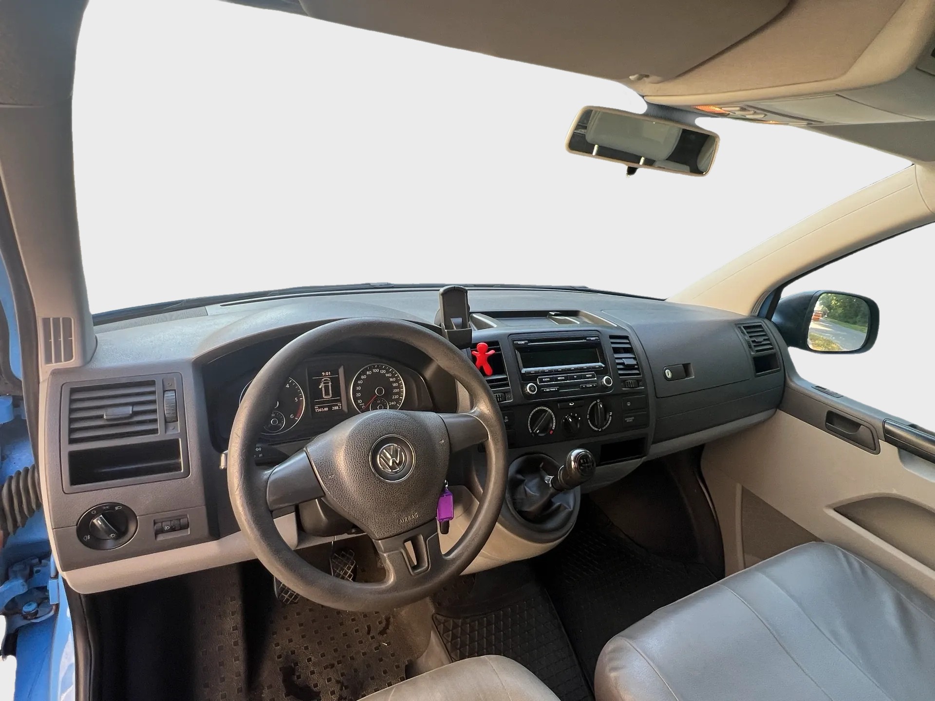 VW T5 2.0 TDI Entry-image-11