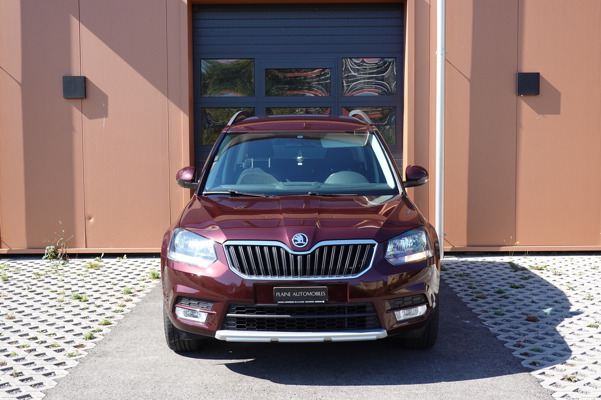 SKODA Yeti 1.2 TSI DSG -"* CH Fahrzeug * 8 Roues * Phares Auto * Capteur stationnement * Tempomat * Clim Auto *-image-1