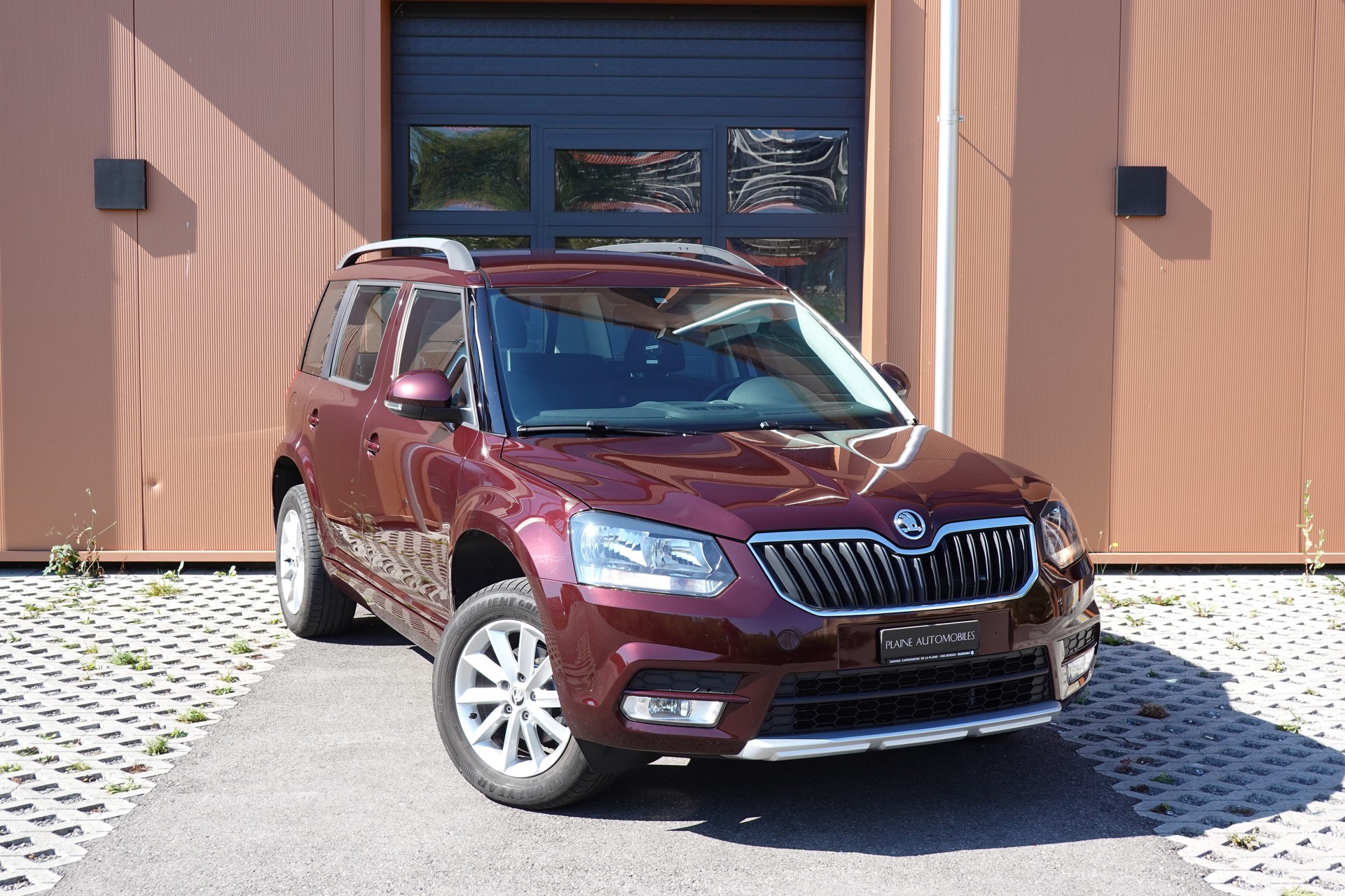 SKODA Yeti 1.2 TSI DSG -"* CH Fahrzeug * 8 Roues * Phares Auto * Capteur stationnement * Tempomat * Clim Auto *-image-0