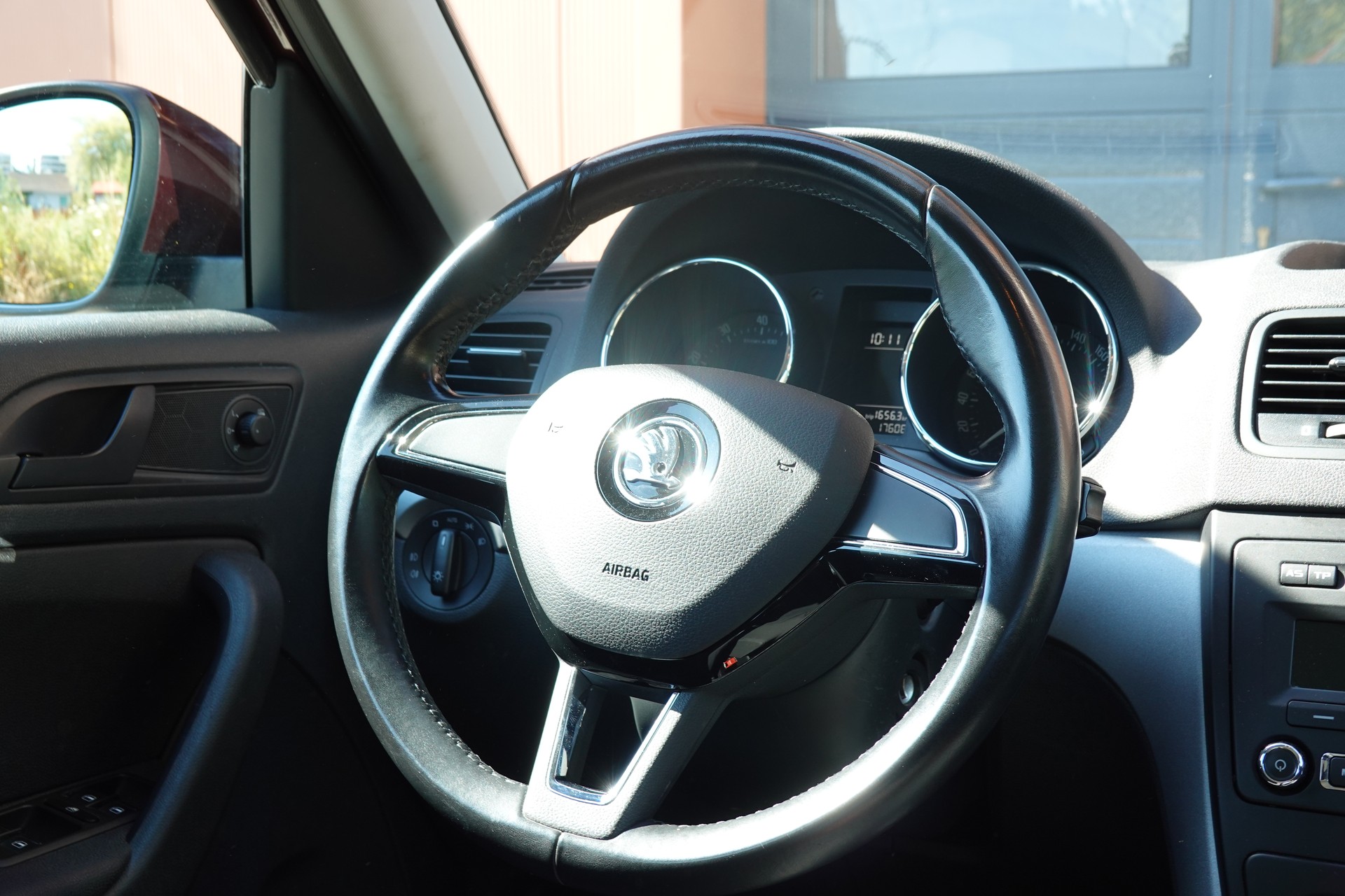 SKODA Yeti 1.2 TSI DSG -"* CH Fahrzeug * 8 Roues * Phares Auto * Capteur stationnement * Tempomat * Clim Auto *-image-11