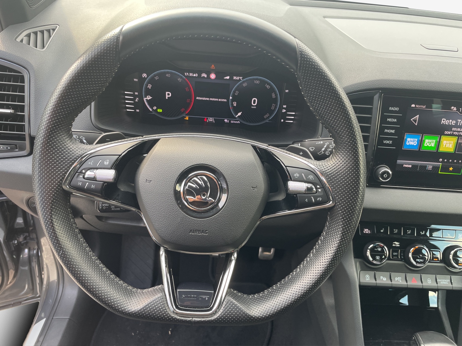 SKODA Karoq 2.0 TDI CR Sport Line 4x4 DSG-image-9