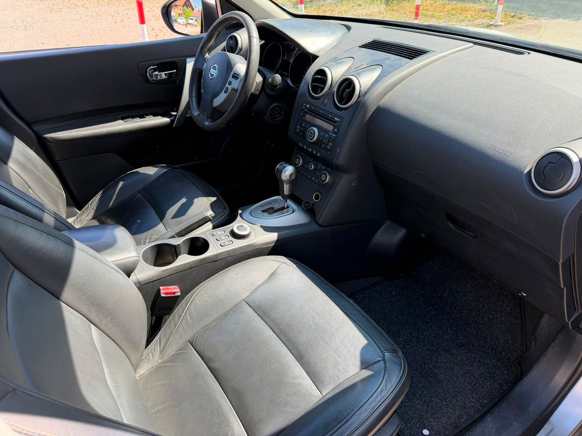 NISSAN Qashqai 2.0 dCi 4WD acenta Automatic-image-5