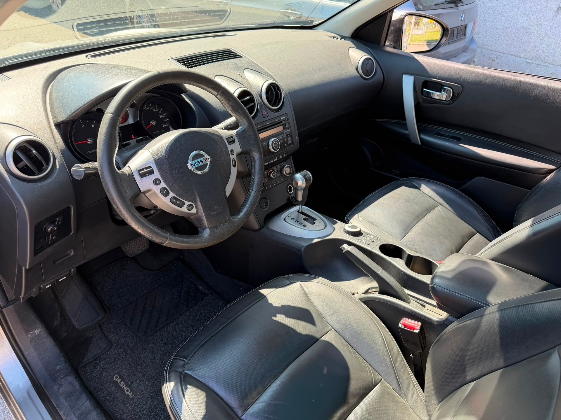 NISSAN Qashqai 2.0 dCi 4WD acenta Automatic-image-4