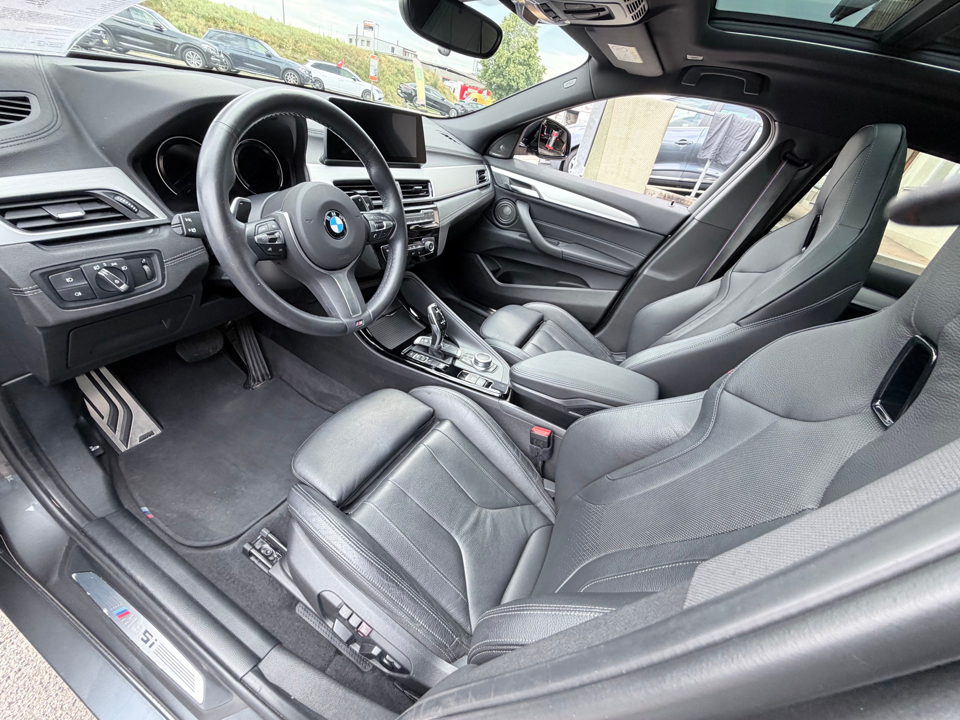 BMW X2 M35i Steptronic+++TOP AUSTATTUNG+++PANORAMA+++(CH)-image-5