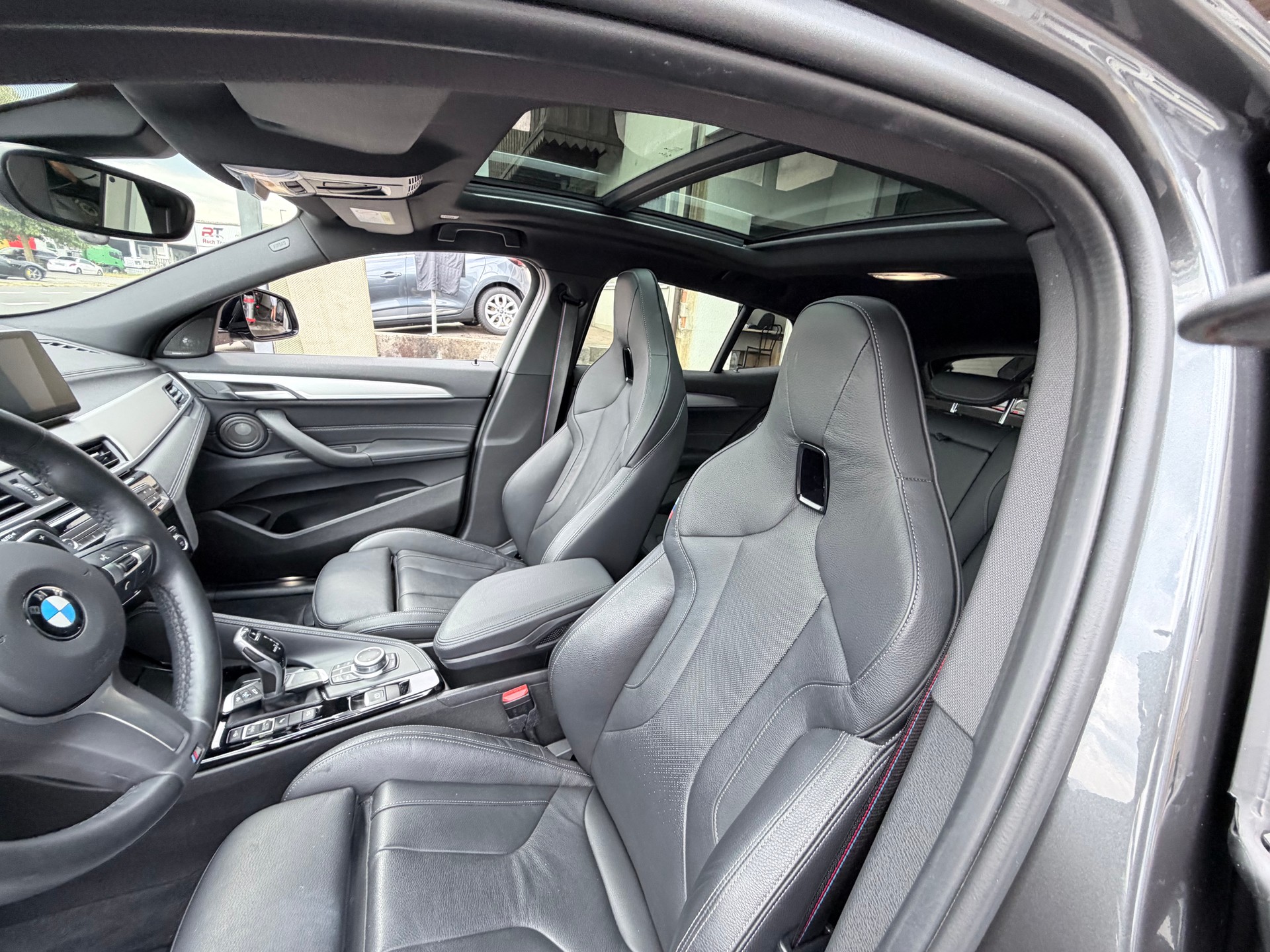 BMW X2 M35i Steptronic+++TOP AUSTATTUNG+++PANORAMA+++(CH)-image-13