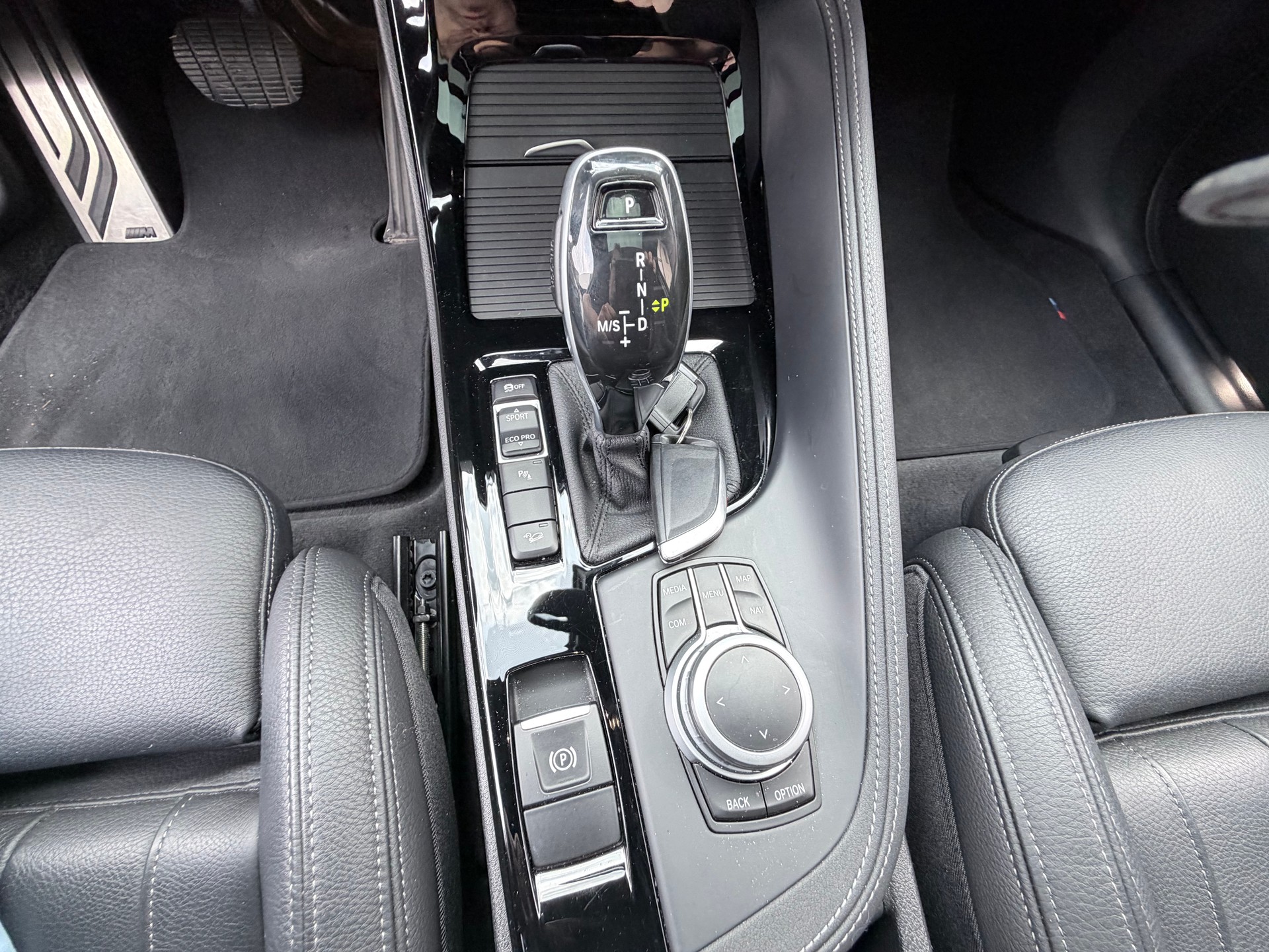 BMW X2 M35i Steptronic+++TOP AUSTATTUNG+++PANORAMA+++(CH)-image-7