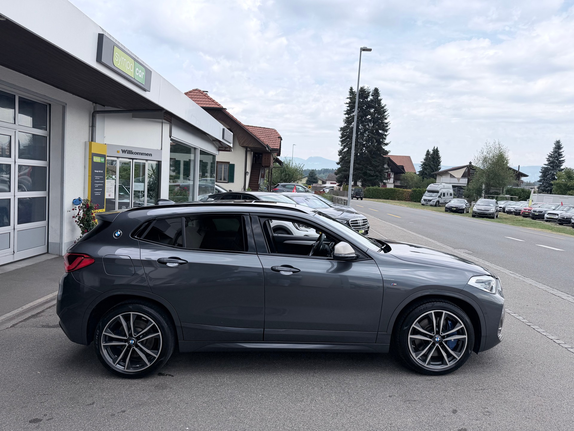 BMW X2 M35i Steptronic+++TOP AUSTATTUNG+++PANORAMA+++(CH)-image-3