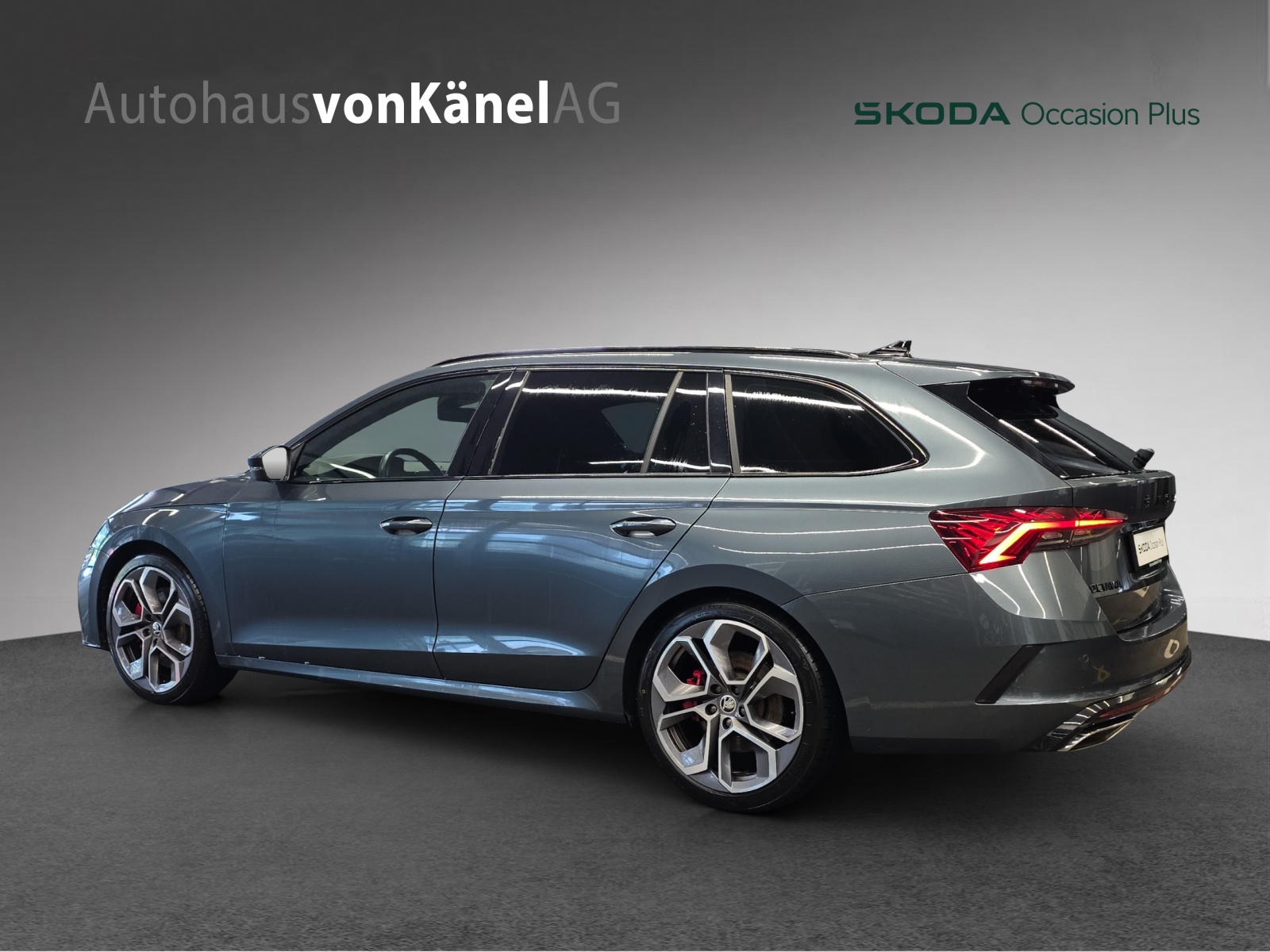 SKODA Octavia Combi 2.0 TSI DSG RS-image-2