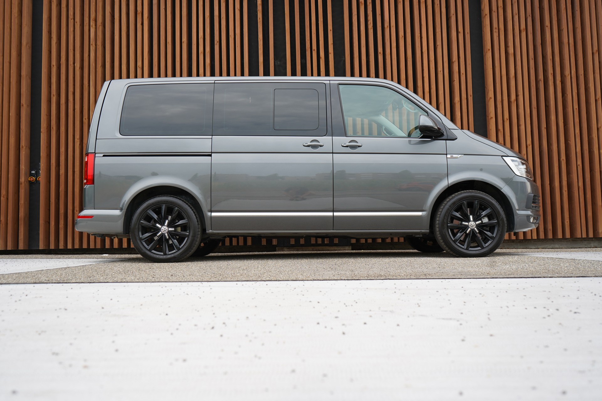 VW T6 MULTIVAN 2.0 Bi-TDI BUSINESS 4 MOTION DSG l 199 PS