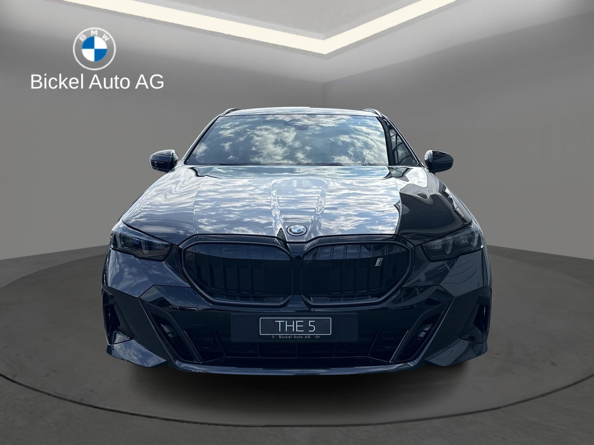 BMW i5 xDrive 40 Tour M S.Pro-showroom-element-1