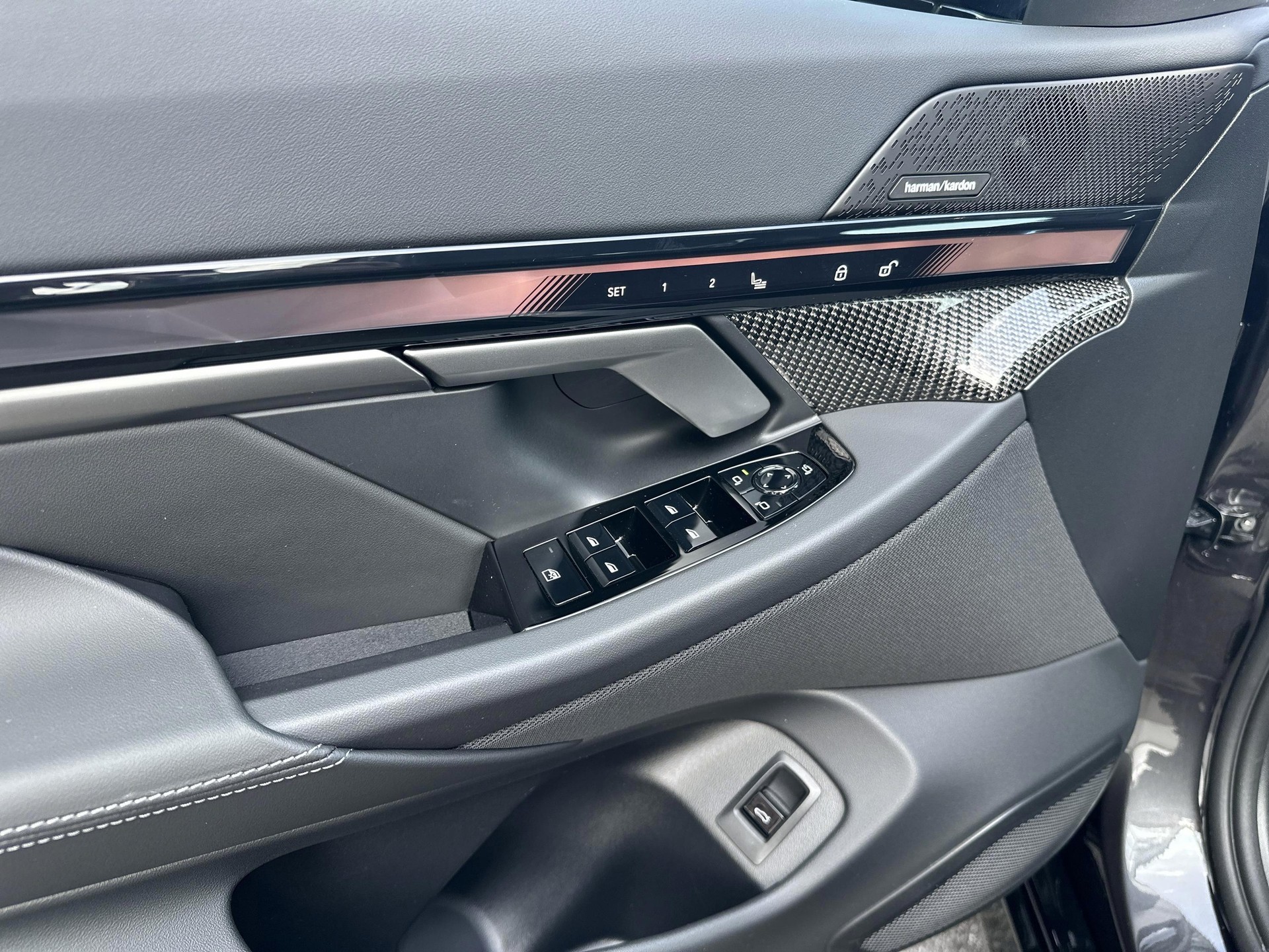 BMW i5 xDrive 40 Tour M S.Pro-image-11