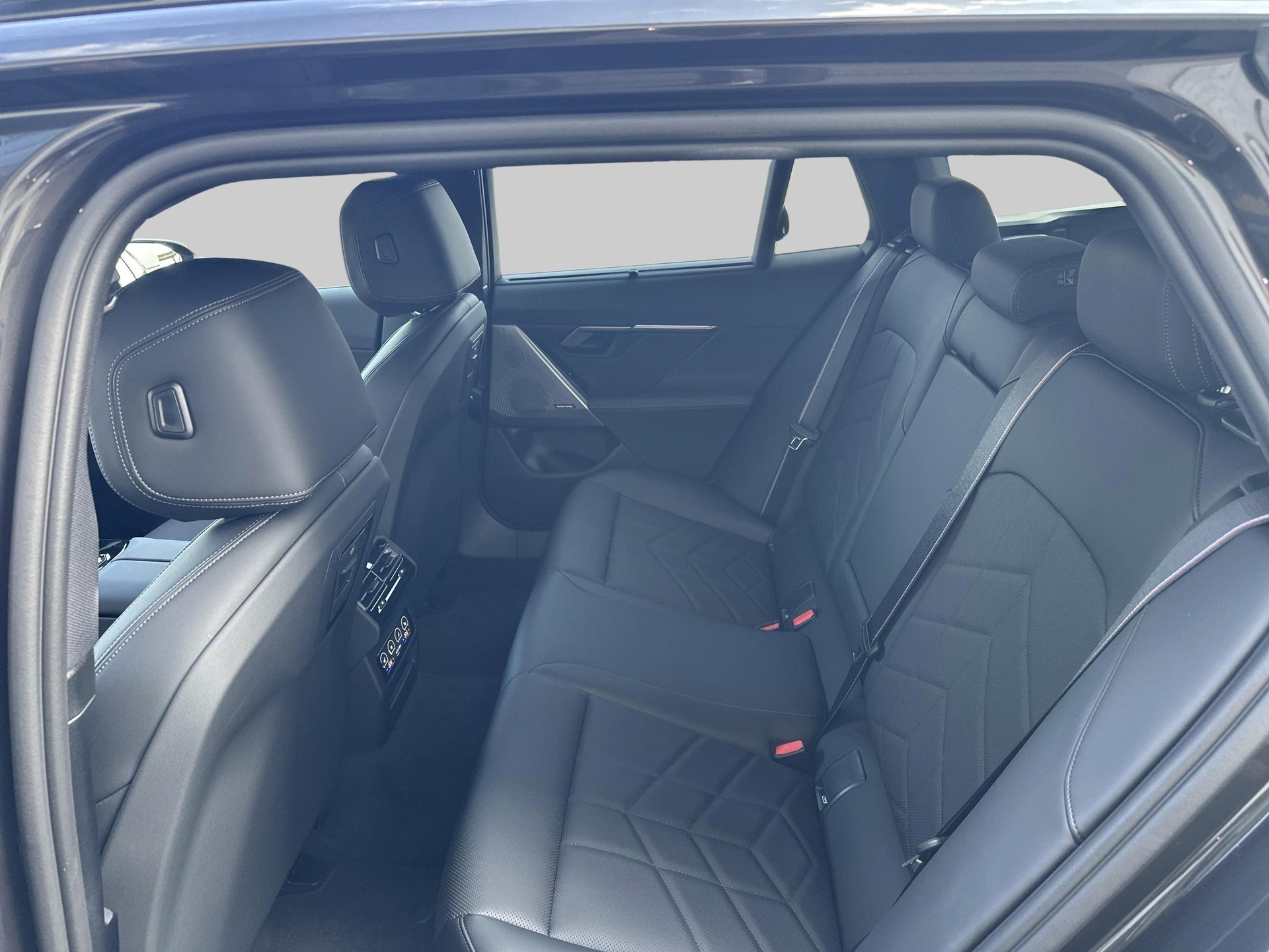 BMW i5 xDrive 40 Tour M S.Pro-image-9