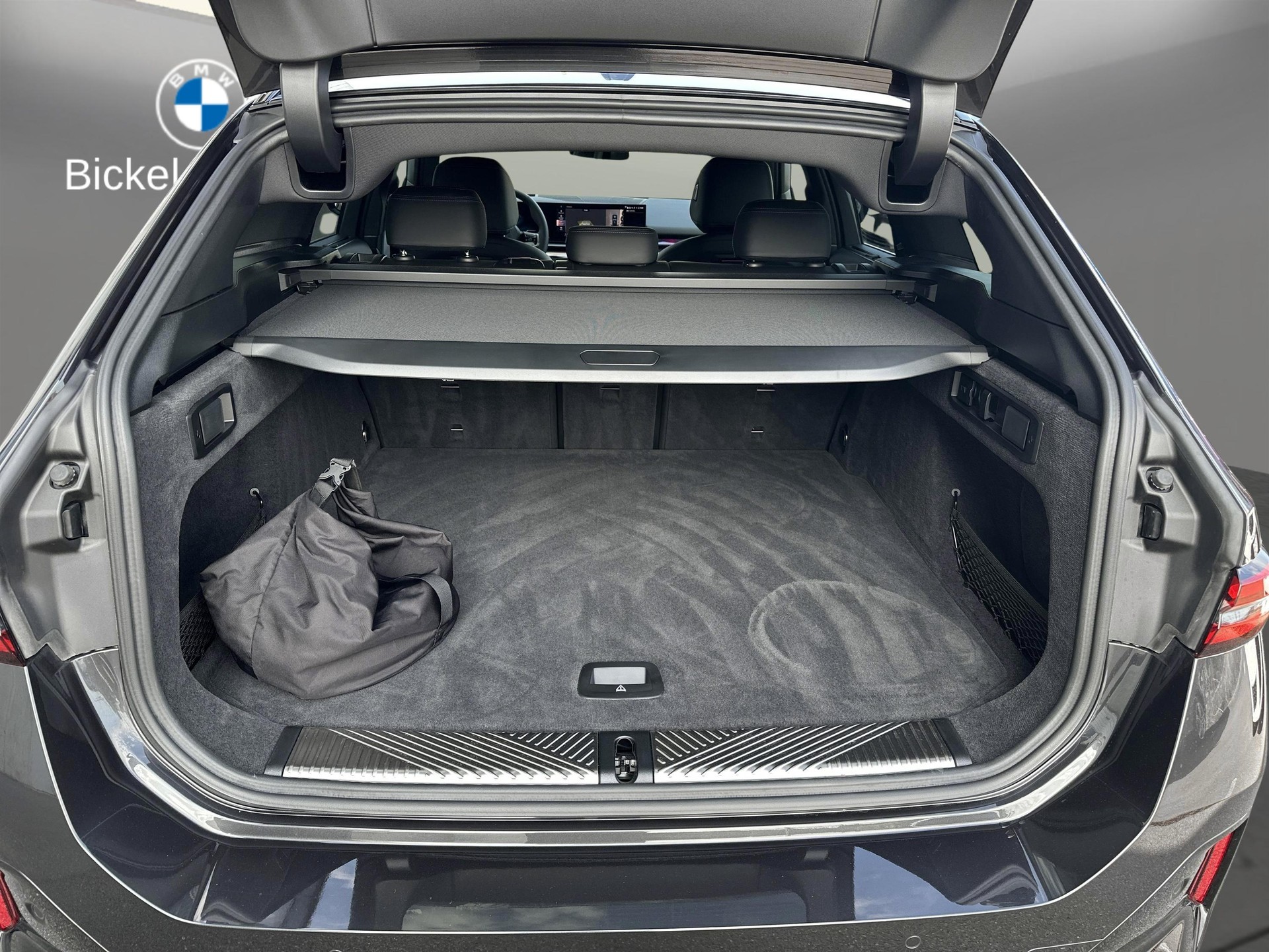BMW i5 xDrive 40 Tour M S.Pro-image-6