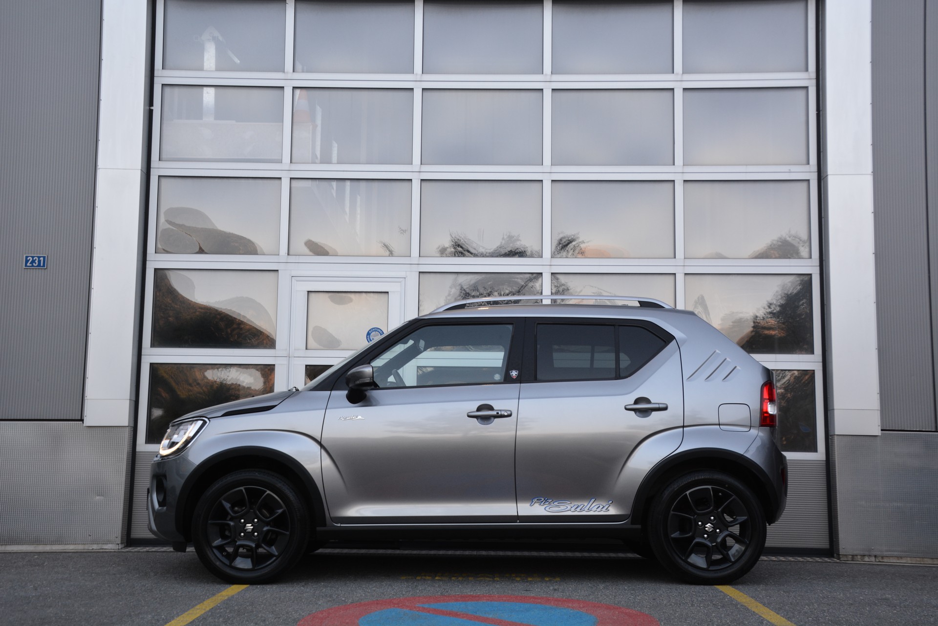 SUZUKI Ignis 1.2i Piz Sulai Top Hybrid 4x4-image-3