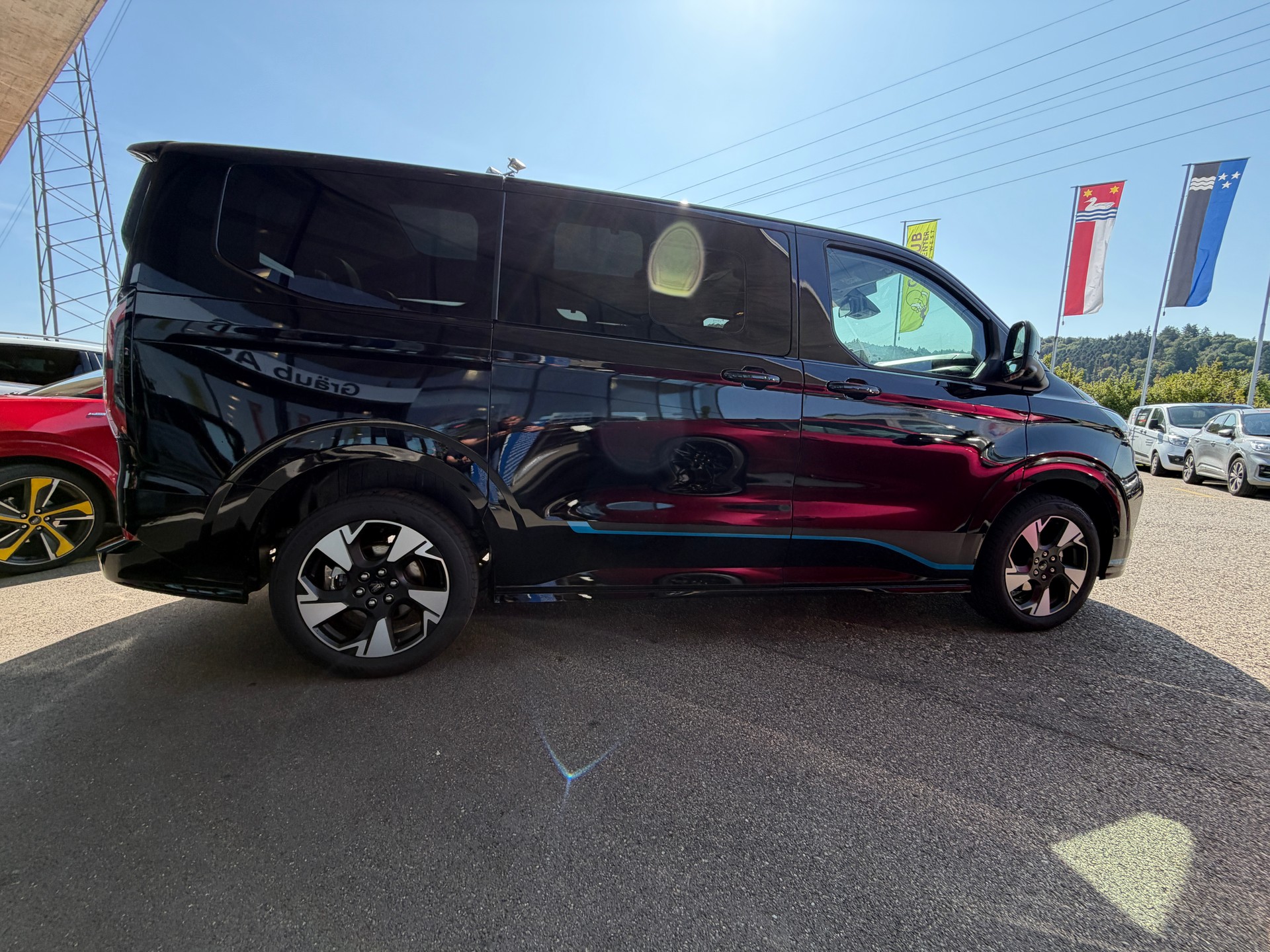 FORD Tourneo Bus 320 L1H1 Sport Automat 4x4-image-7
