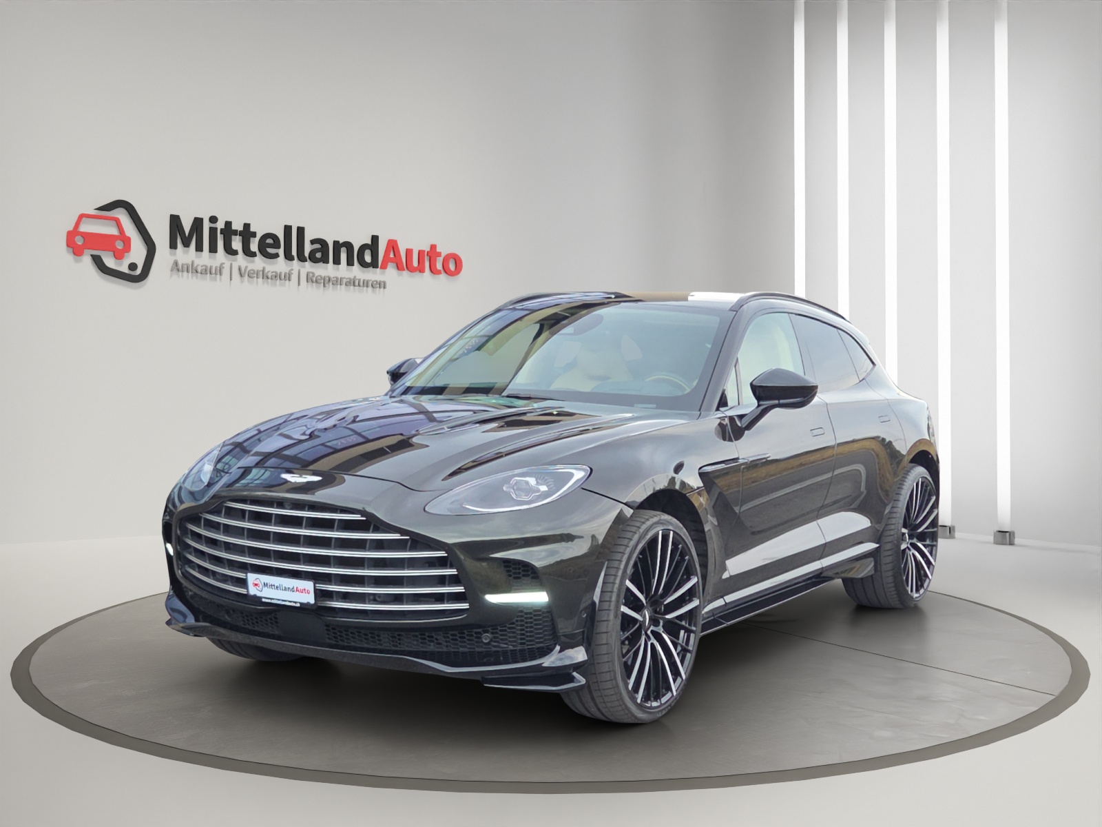 ASTON MARTIN DBX707 4.0 V8