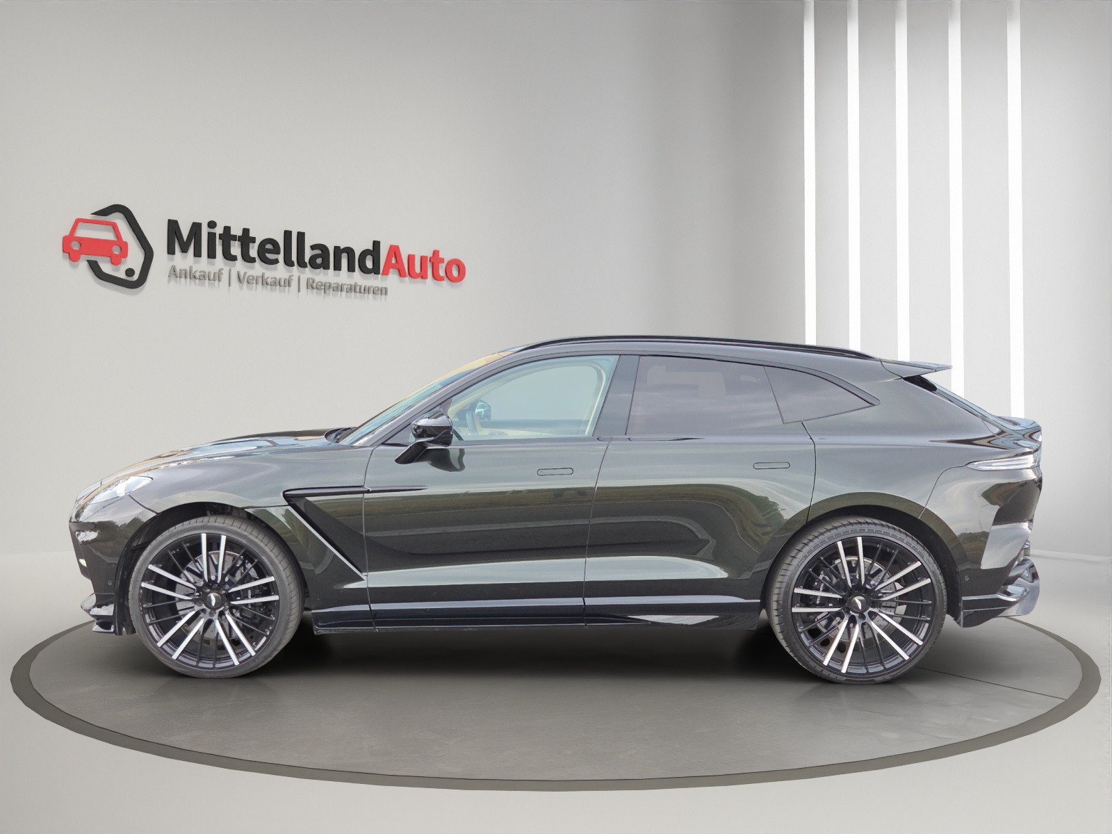 ASTON MARTIN DBX707 4.0 V8-image-4