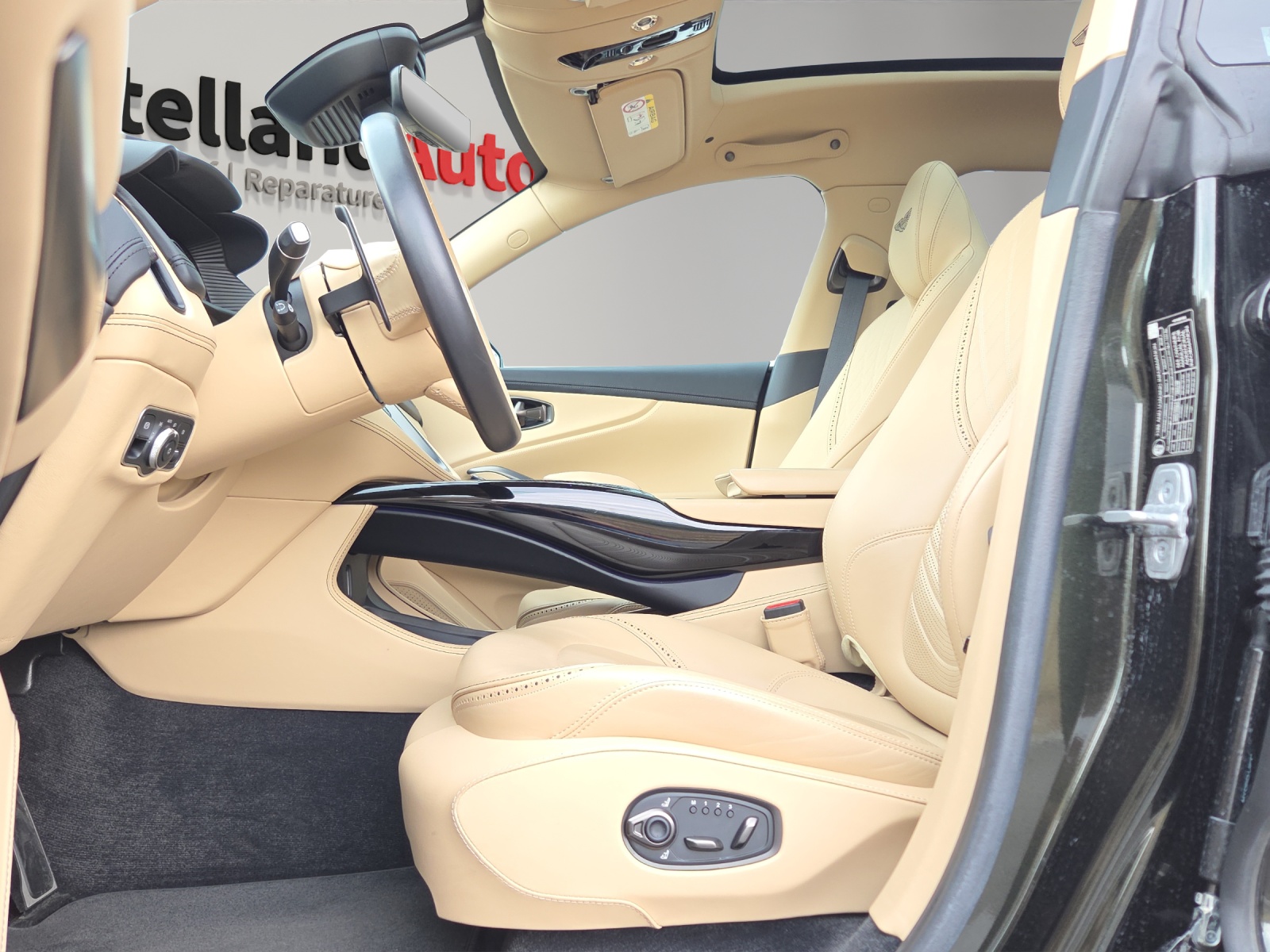 ASTON MARTIN DBX707 4.0 V8-image-8