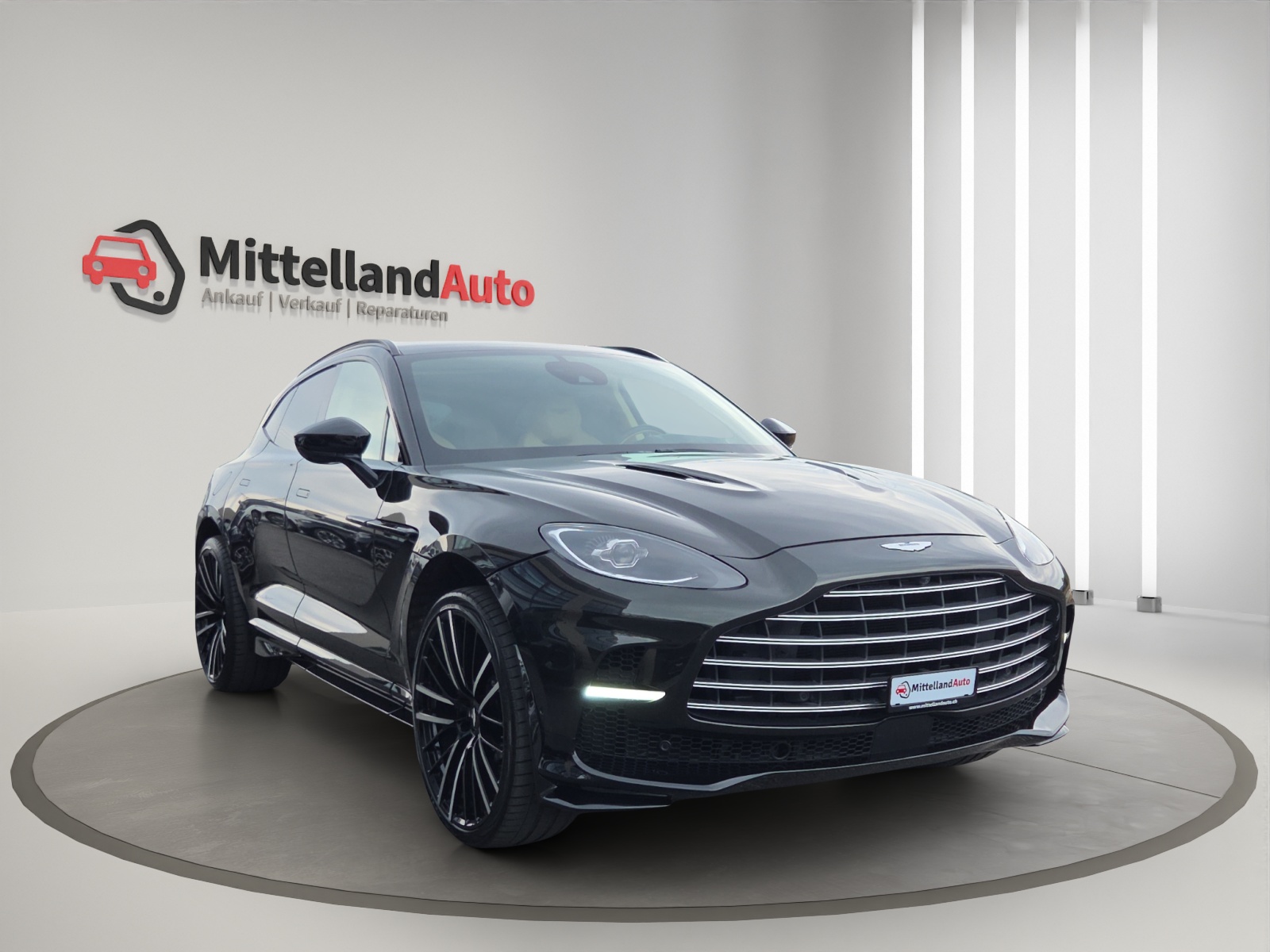 ASTON MARTIN DBX707 4.0 V8-showroom-element-2