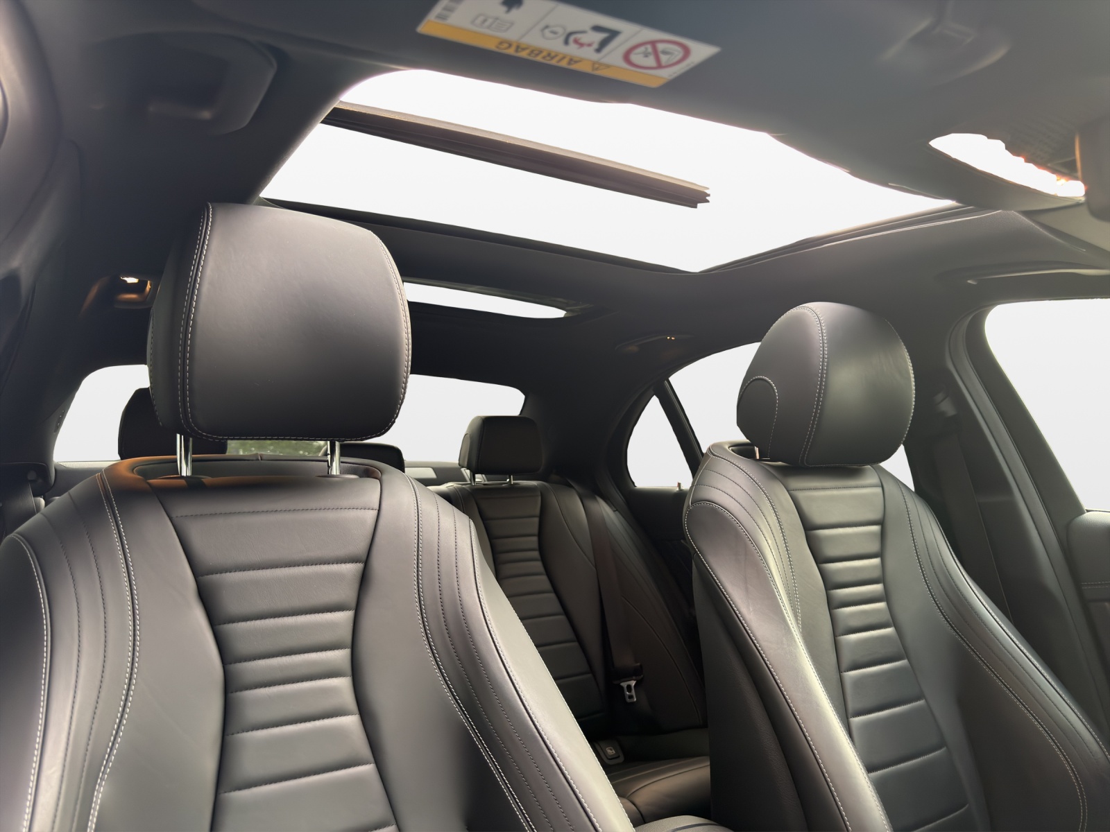 MERCEDES-BENZ E 220d Swiss Star AMG Line 4Matic 9G-Tronic-image-15