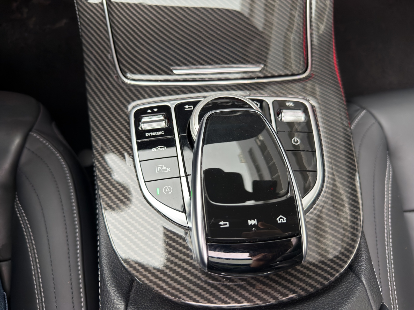 MERCEDES-BENZ E 220d Swiss Star AMG Line 4Matic 9G-Tronic-image-22