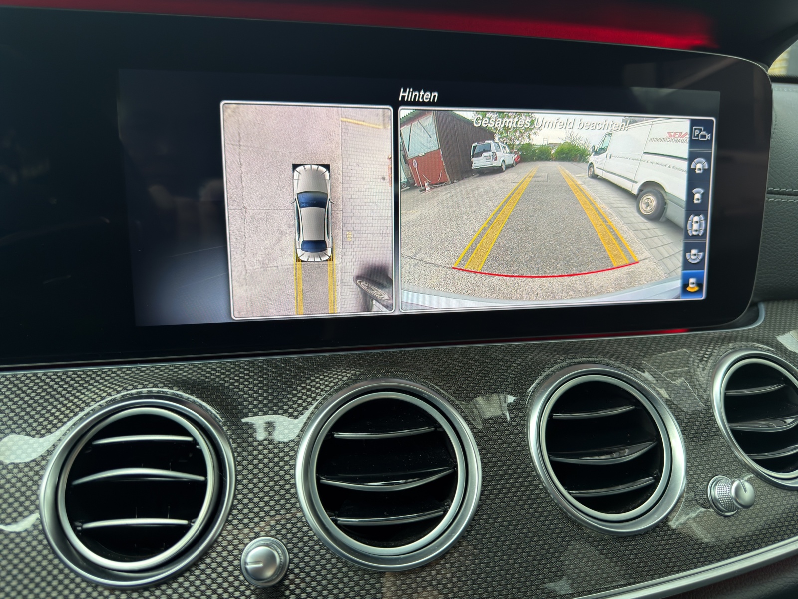 MERCEDES-BENZ E 220d Swiss Star AMG Line 4Matic 9G-Tronic-image-13