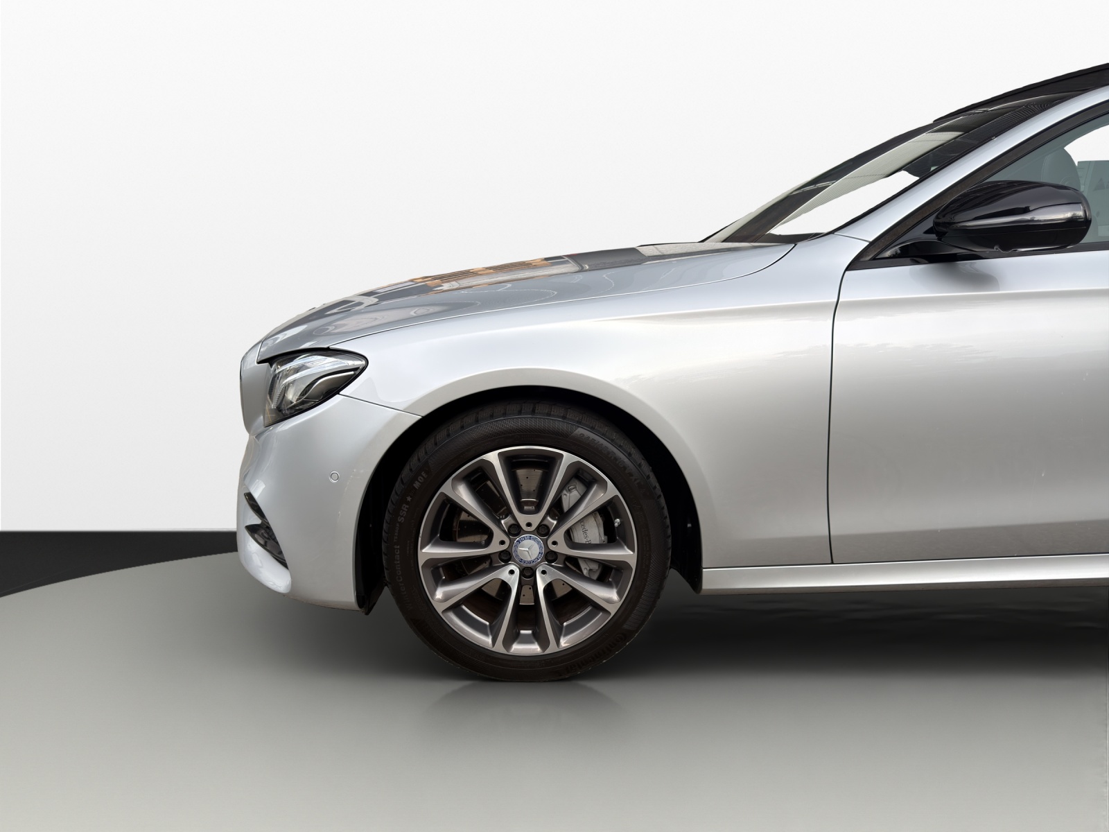 MERCEDES-BENZ E 220d Swiss Star AMG Line 4Matic 9G-Tronic-image-20