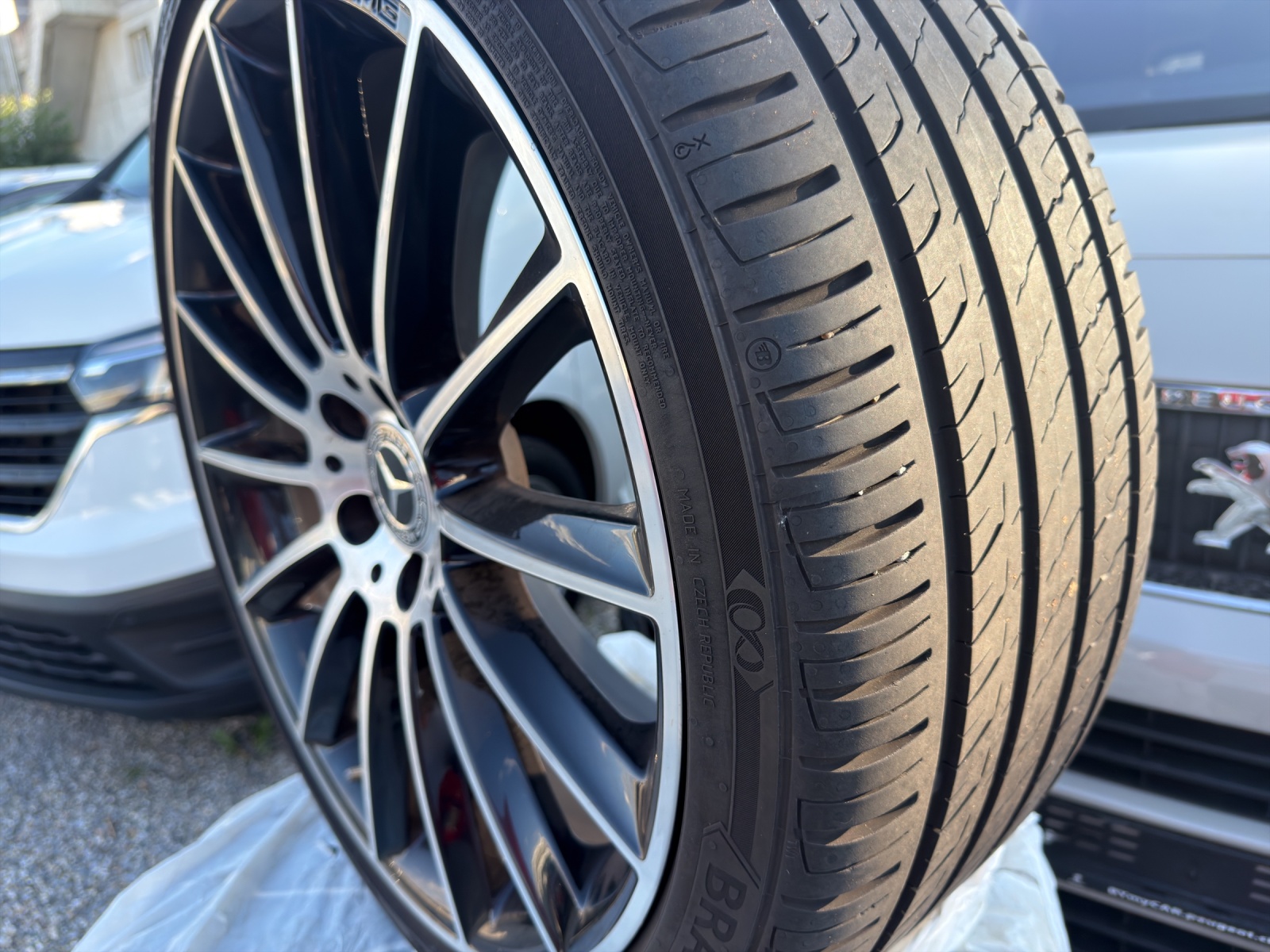 MERCEDES-BENZ E 220d Swiss Star AMG Line 4Matic 9G-Tronic-image-28