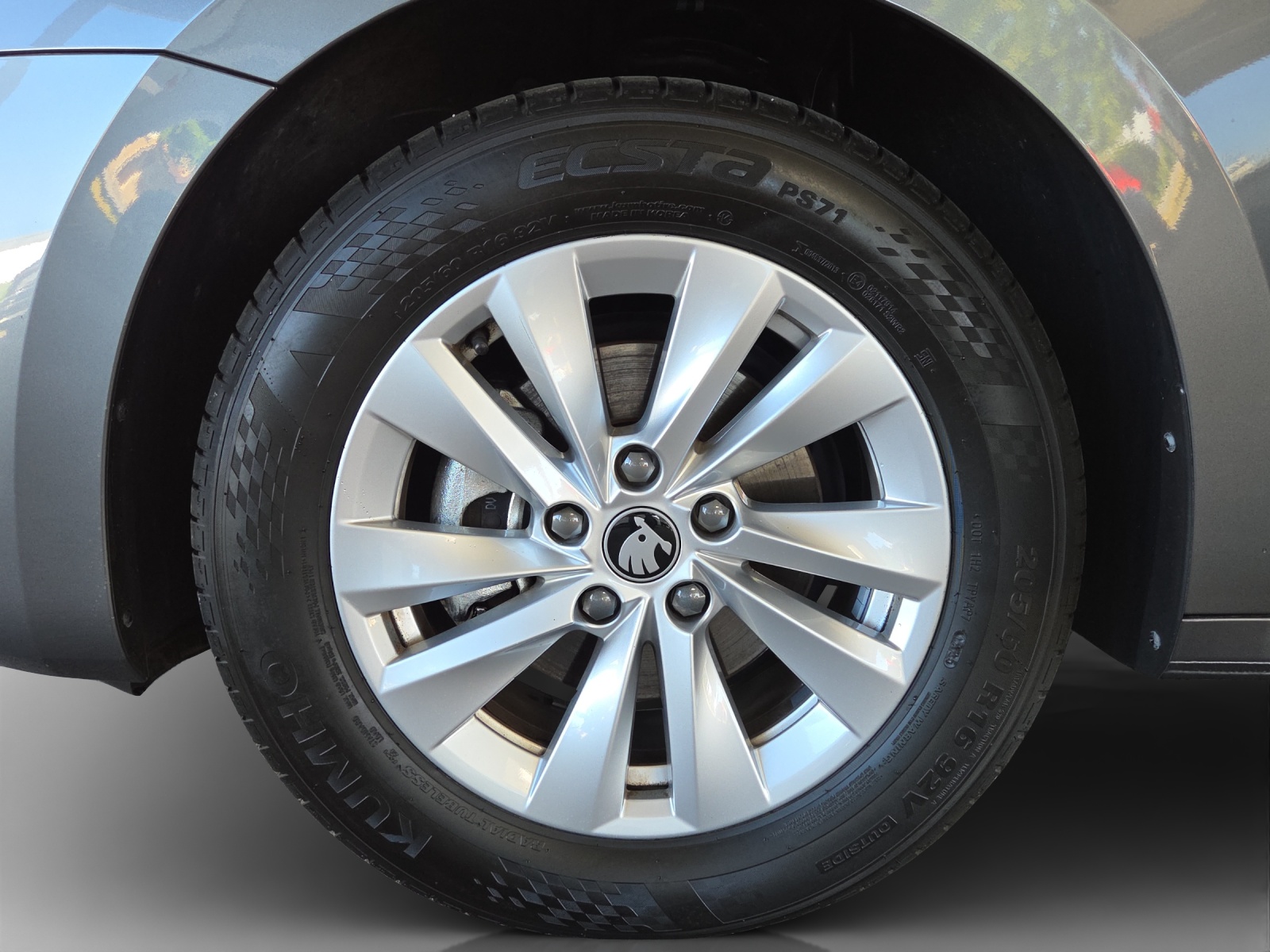 SKODA Octavia Combi 2.0 TDI DSG Selection-image-15