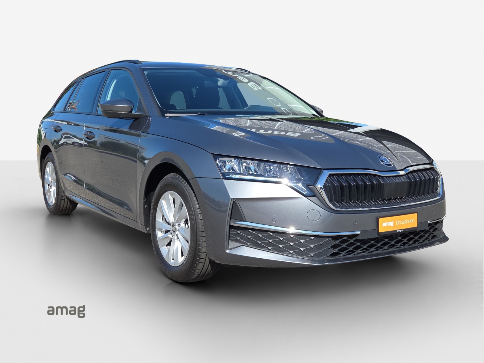 SKODA Octavia Combi 2.0 TDI DSG Selection-image-5